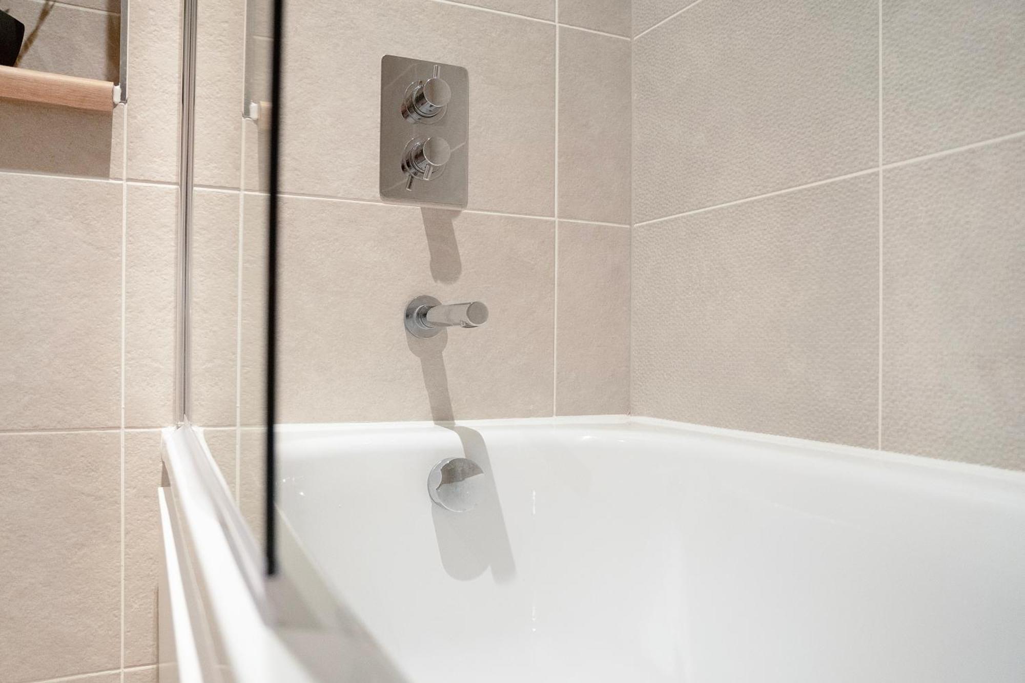 New! 1br In Media Free Wifi Apartment