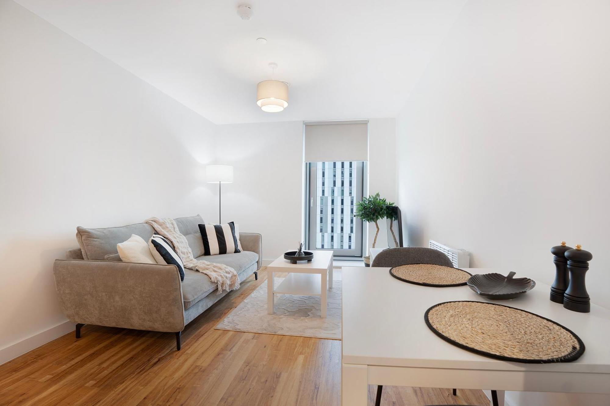 New! 1br In Media Free Wifi Apartment