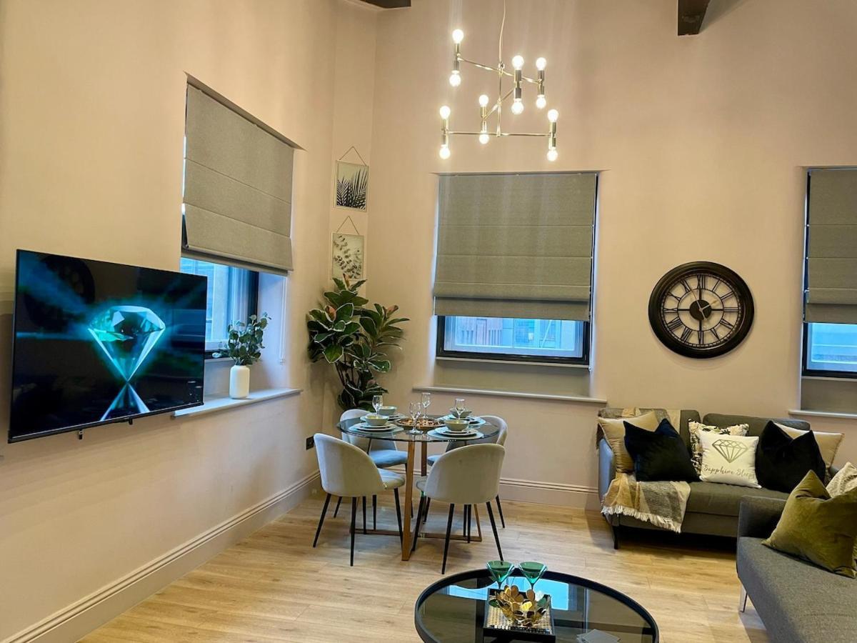 Emerald Escape 3 Bed 3 Bath *