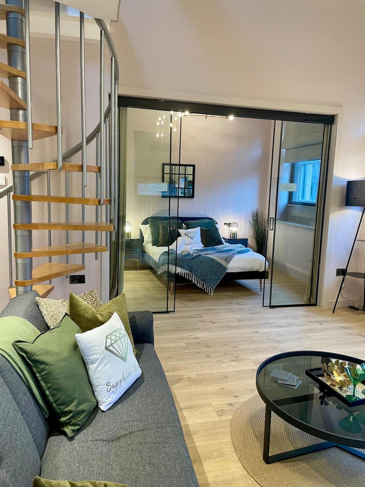 Emerald Escape 3 Bed 3 Bath
