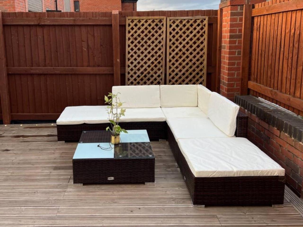 Homestay Private Bedroom In Unique Luxury House, Salford, Manchester