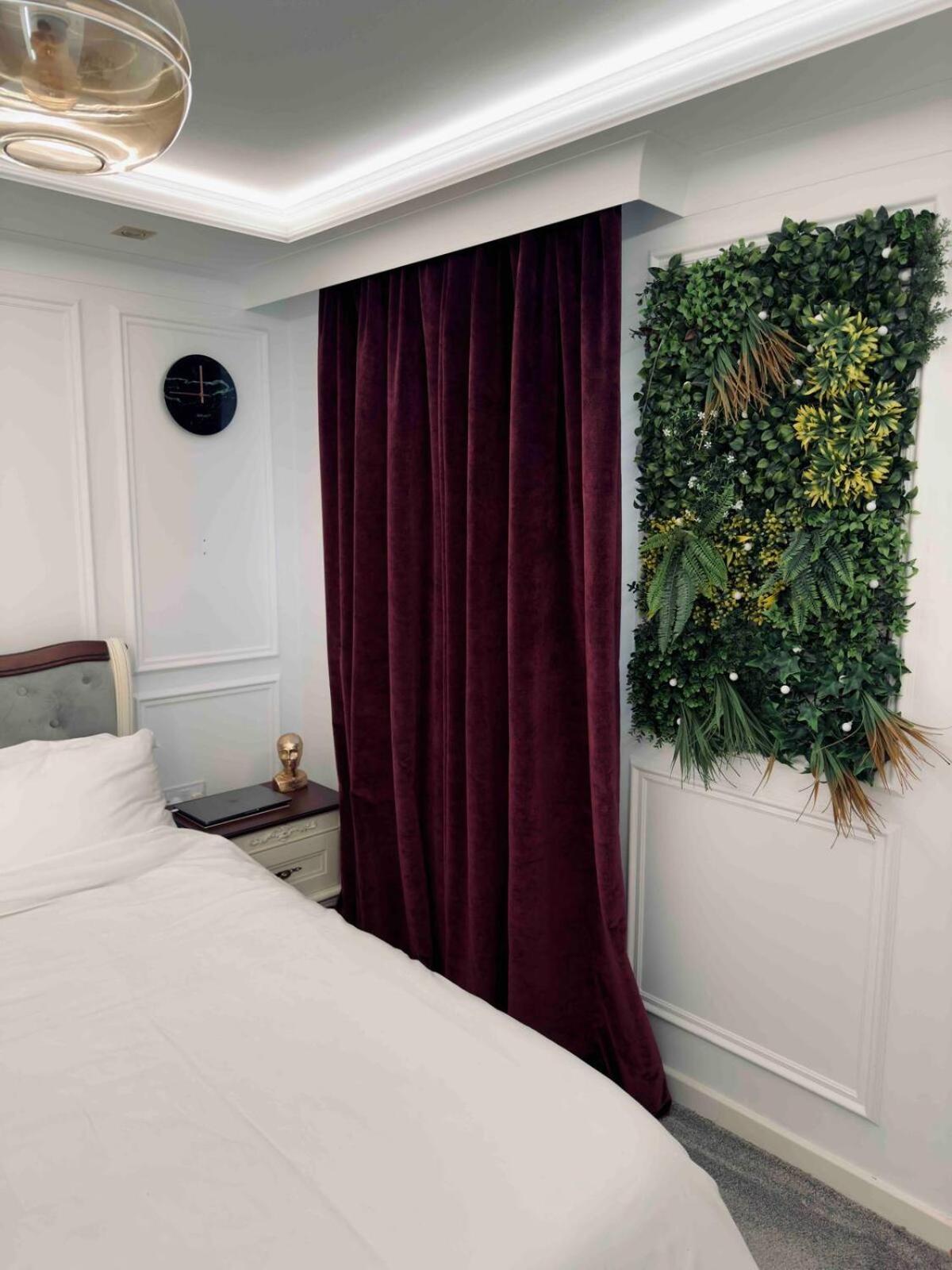 Private Bedroom In Unique Luxury House, Salford, *