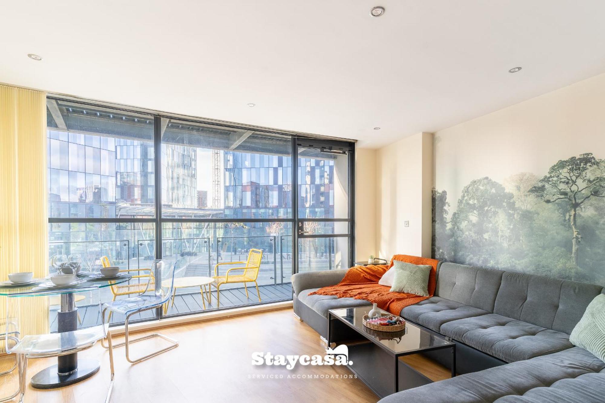 Apartment Canalside Balcony View Central Manchester Suite *
