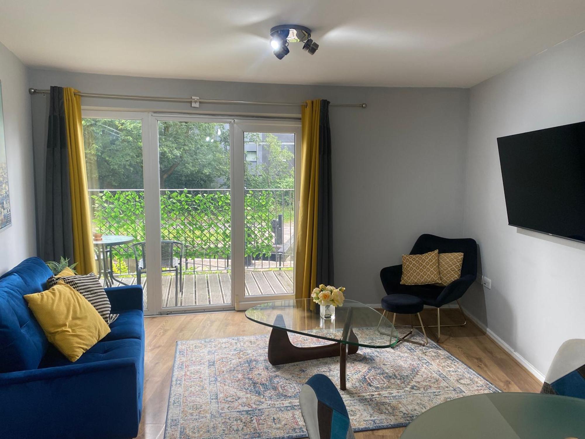 Mcr-2bed2bathaptparkinglux Canal Apartment