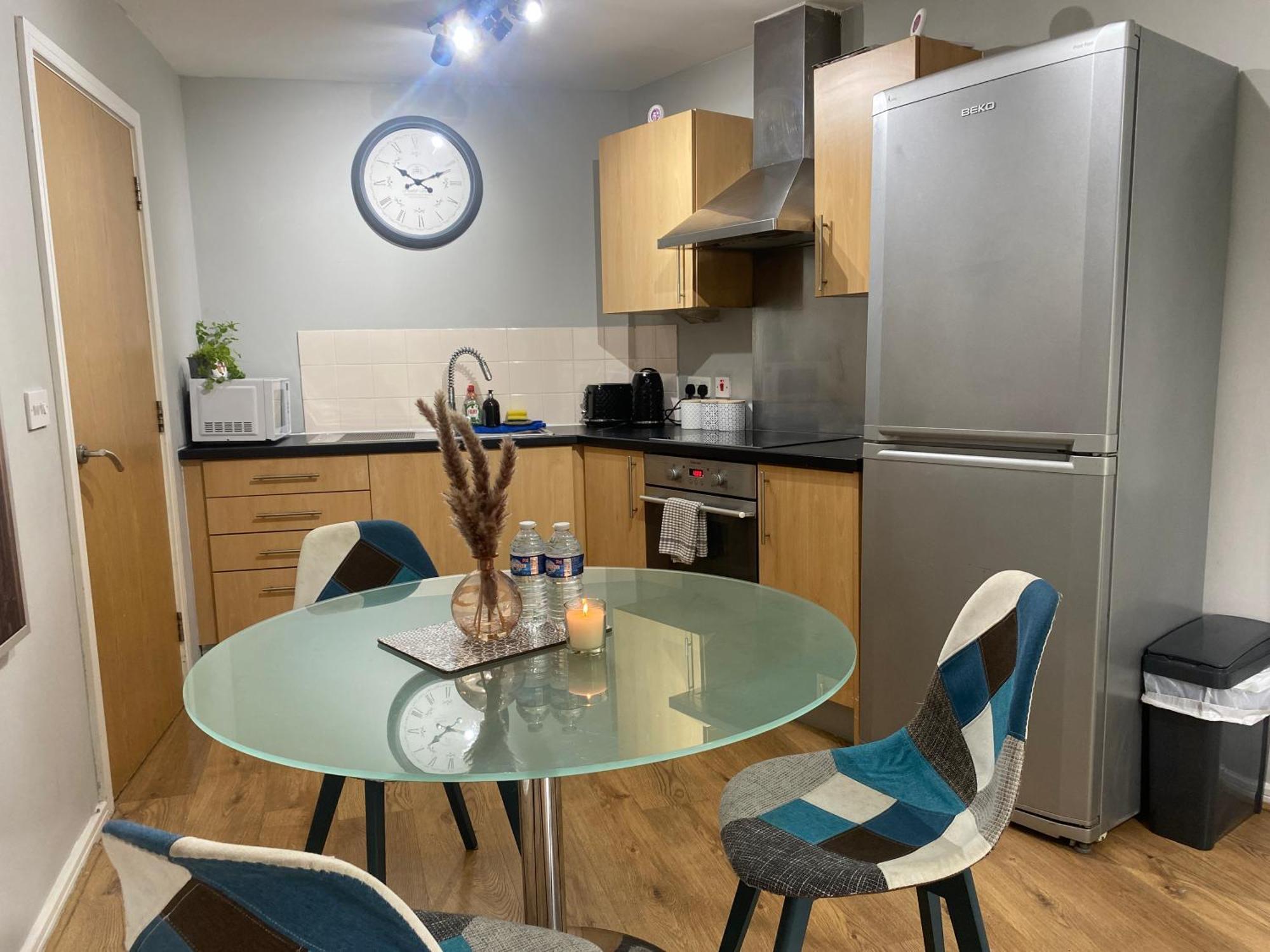 Mcr-2bed2bathaptparkinglux Canal Apartment *