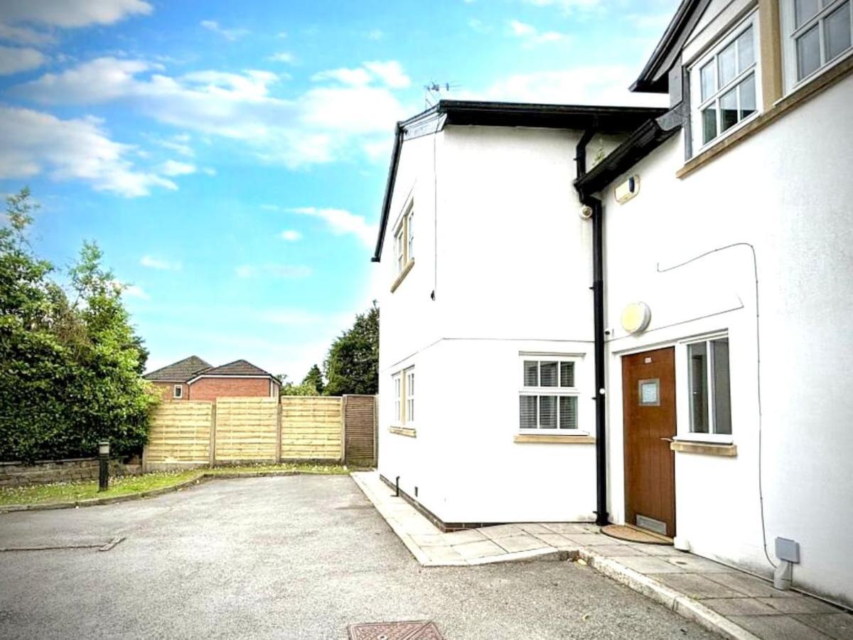 Jessup Worsley Village Holiday home