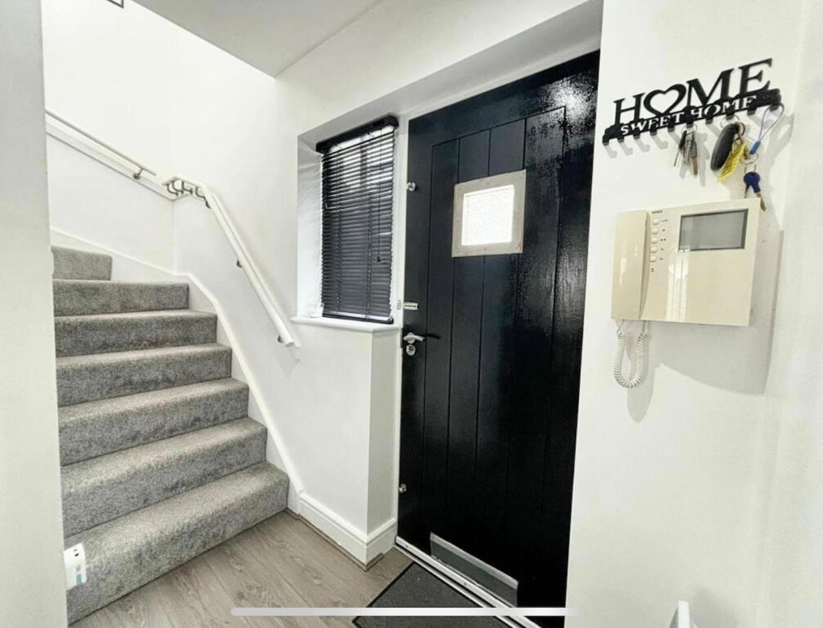 Jessup Worsley Village Holiday home Manchester