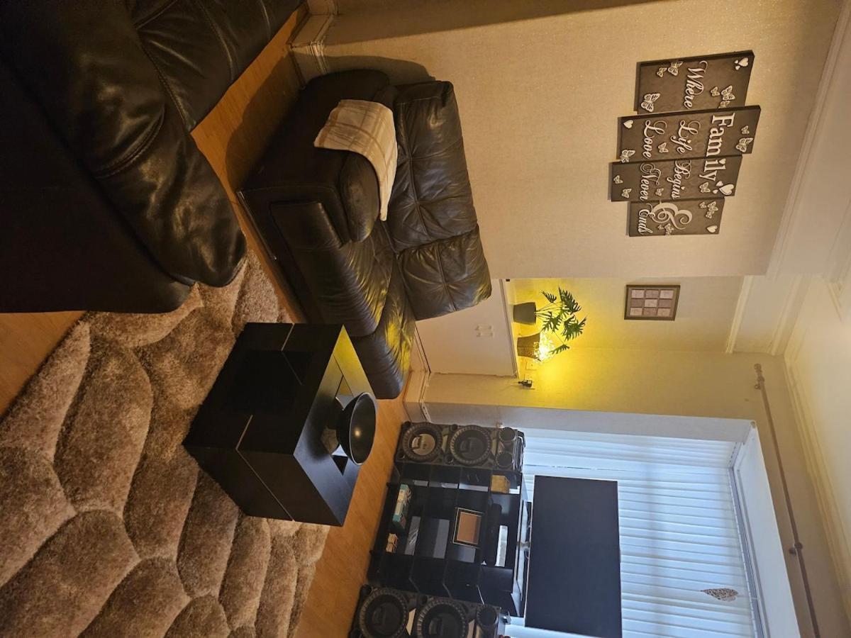 Holiday home Go Big ! Entire Cozy House For Max 8 People Near Center *