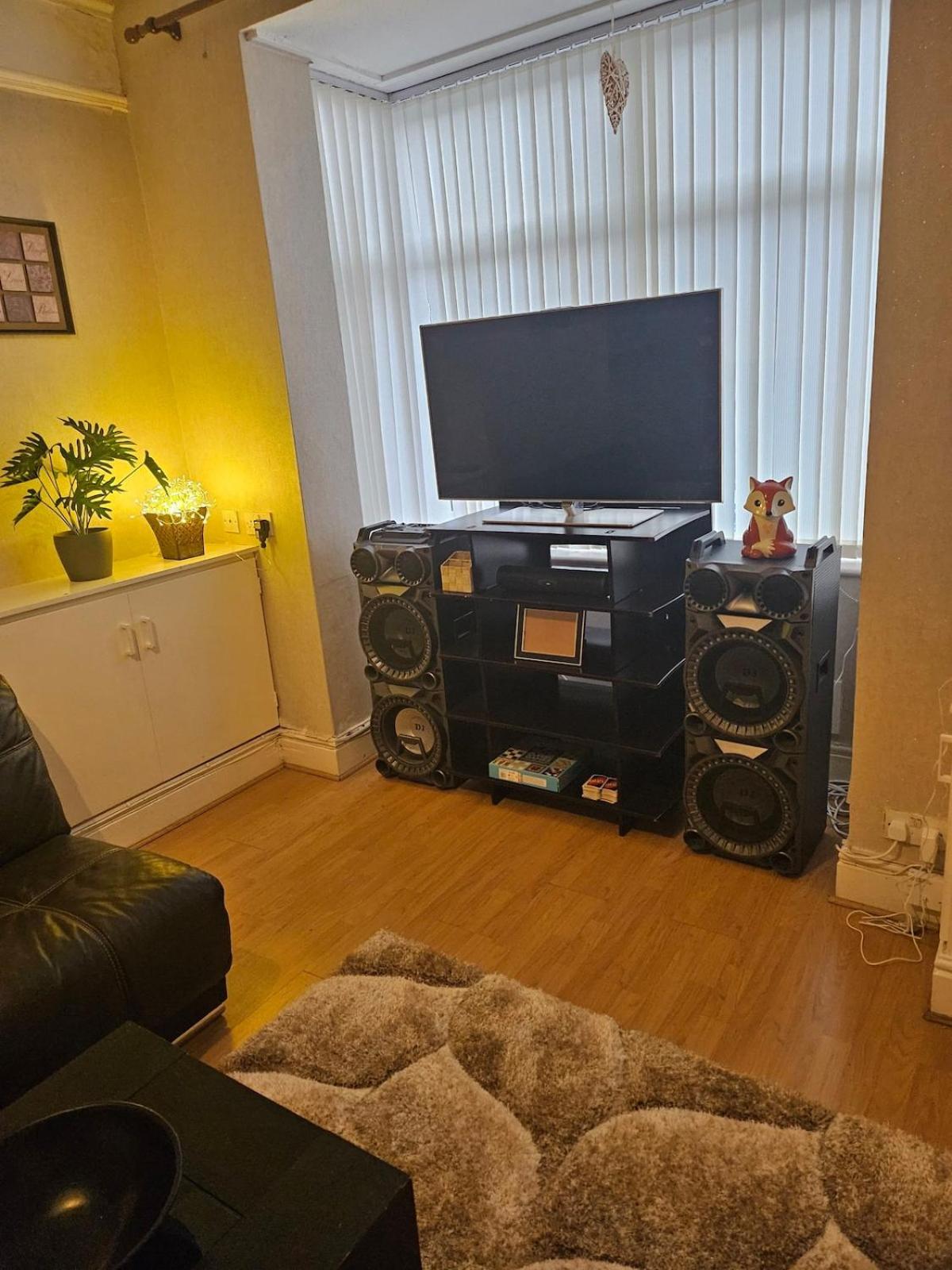 Go Big ! Entire Cozy House For Max 8 People Near Center