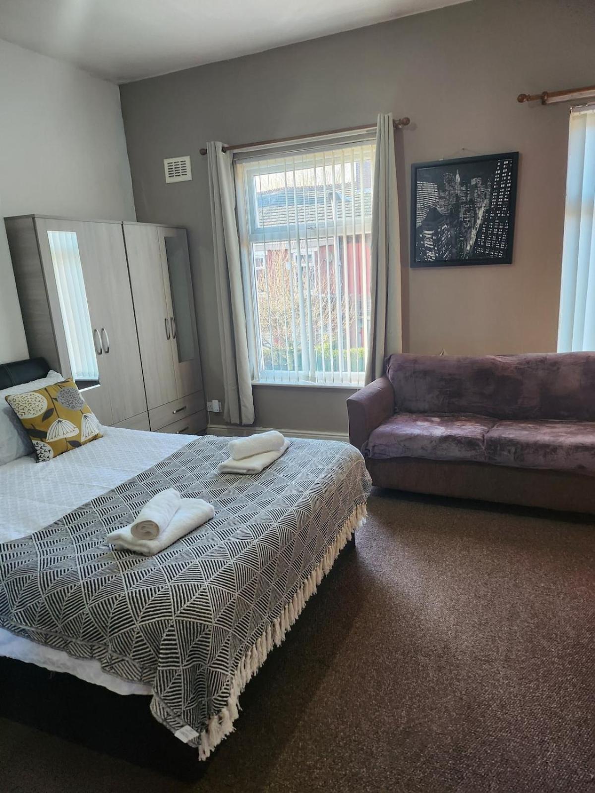 Go Big ! Entire Cozy House For Max 8 People Near Center *