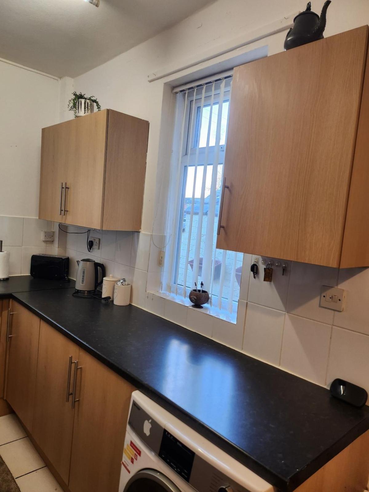 Go Big ! Entire Cozy House For Max 8 People Near Center Holiday home