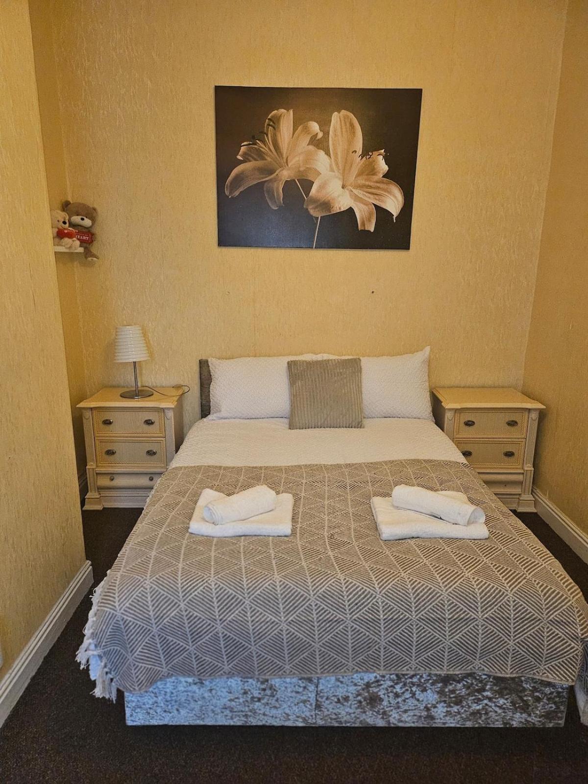 Go Big ! Entire Cozy House For Max 8 People Near Center * Manchester