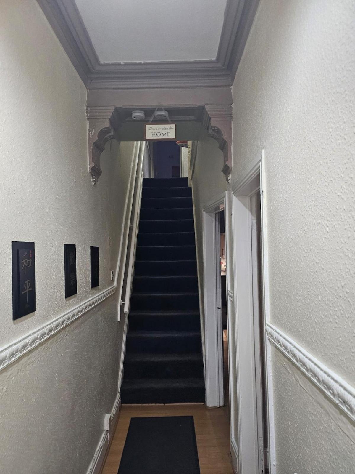 Go Big ! Entire Cozy House For Max 8 People Near Center * Manchester