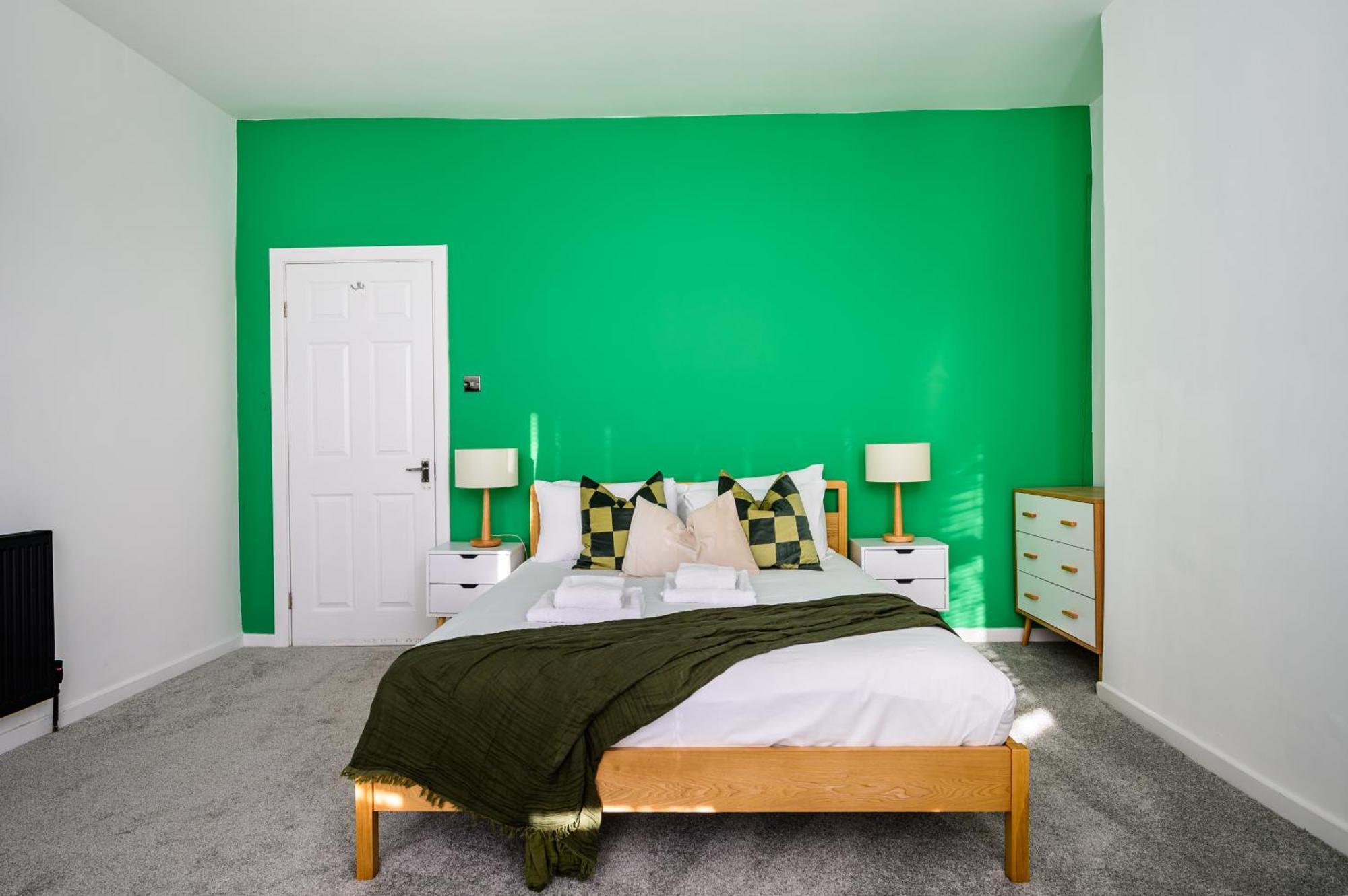 Stylish Modern - Perfect For Work, Leisure & Stadium Visits With Parking Apartment