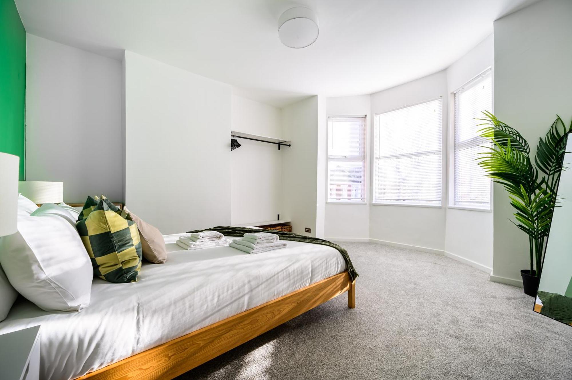 Stylish Modern - Perfect For Work, Leisure & Stadium Visits With Parking * Manchester