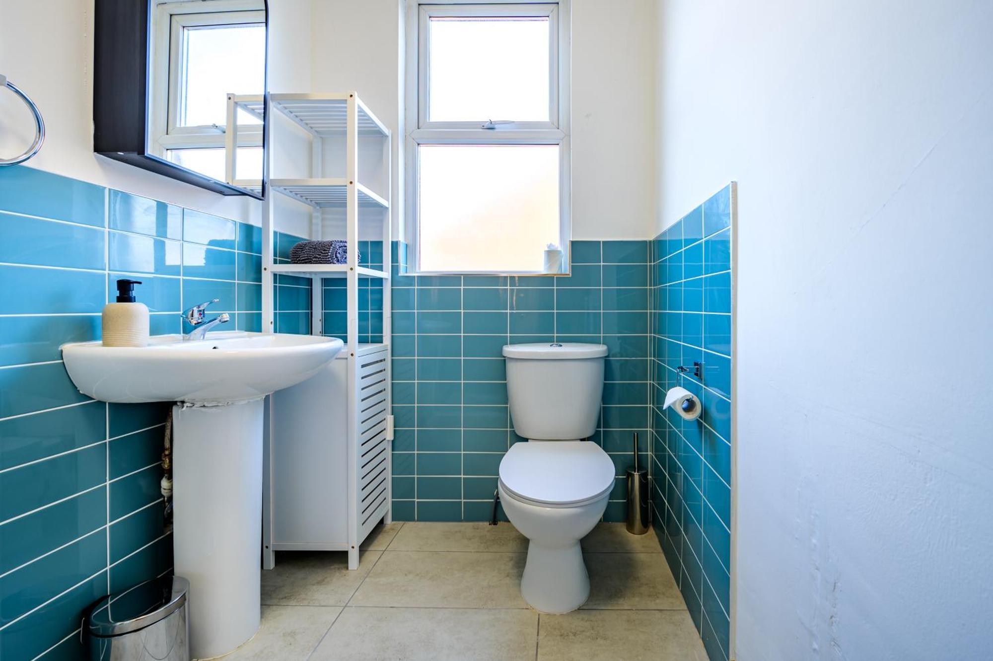 Stylish Modern - Perfect For Work, Leisure & Stadium Visits With Parking *