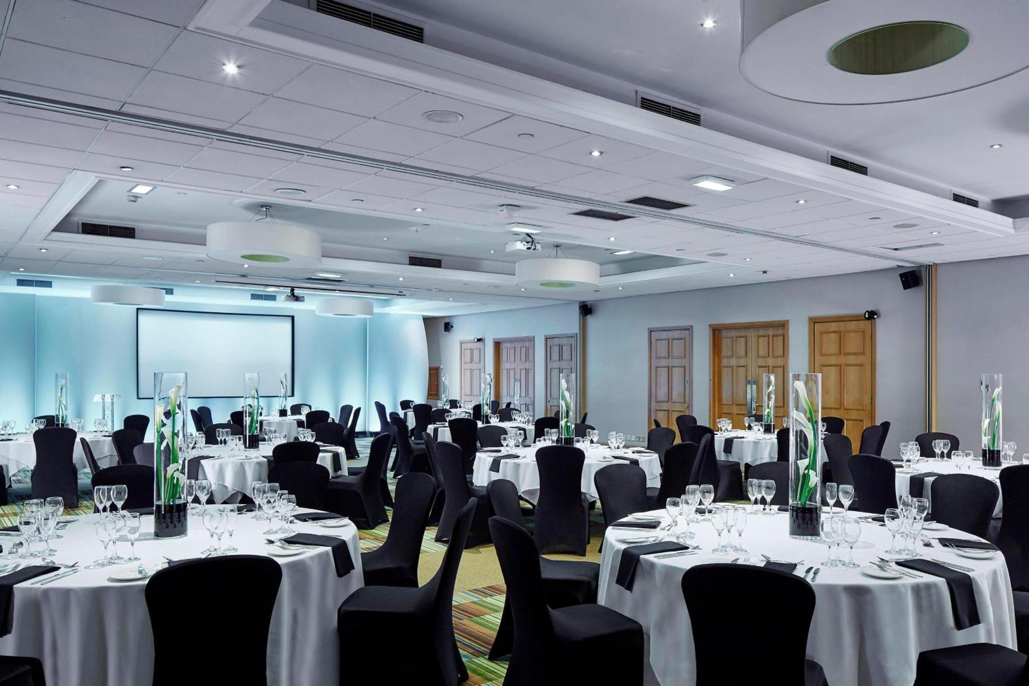 Marriott Victoria & 4*