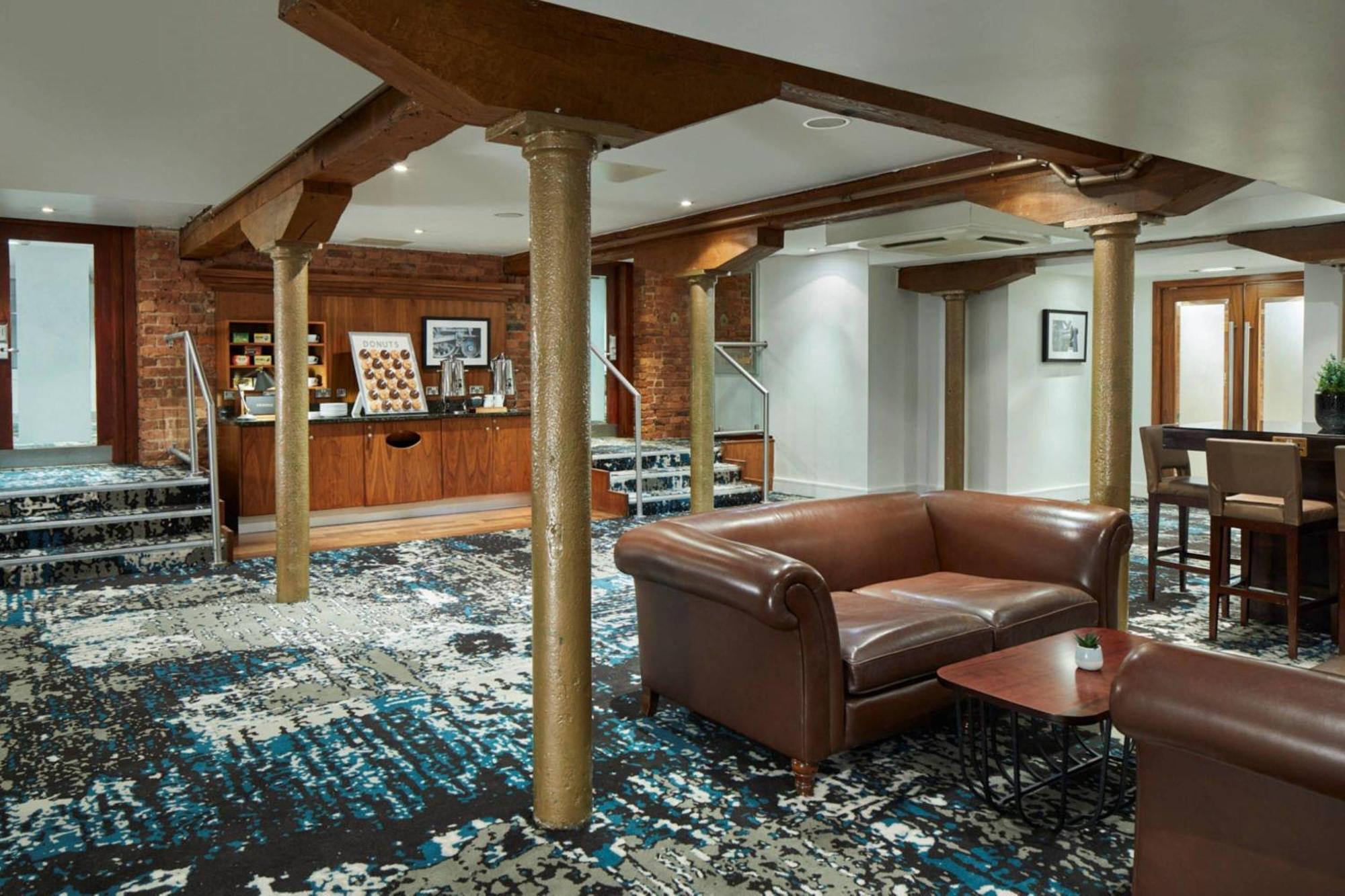 Marriott Victoria & 4* Manchester