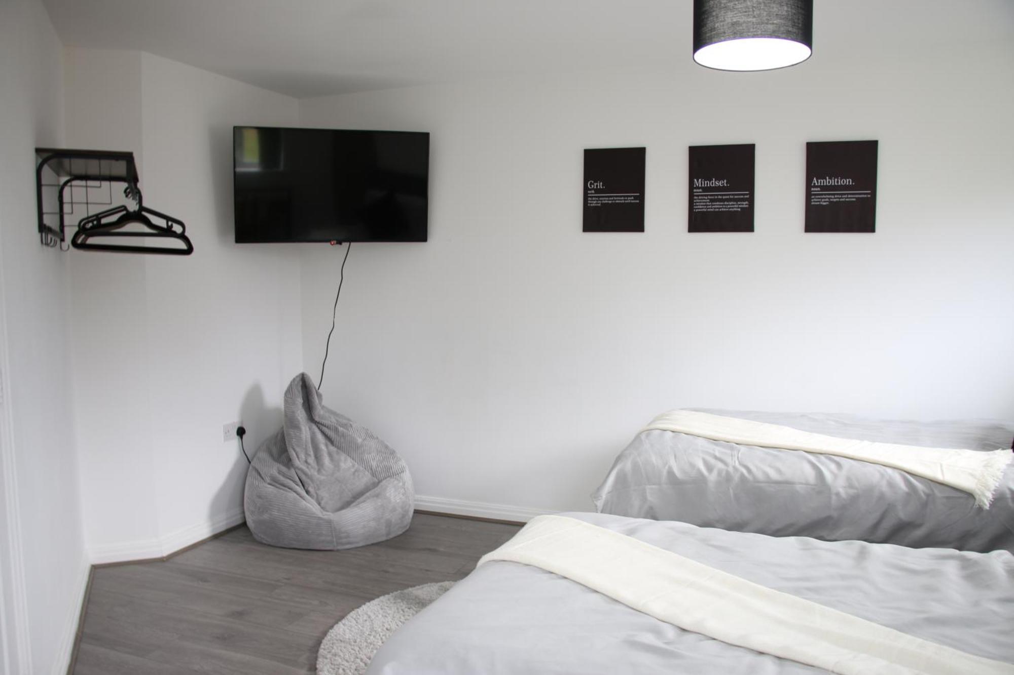 3 Bedroom House Close To Centre Free Parking Holiday home Manchester