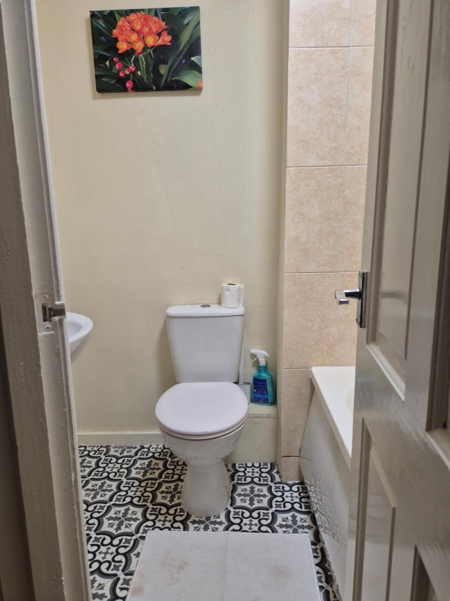 The Reddish Retreat - Individual Homestay