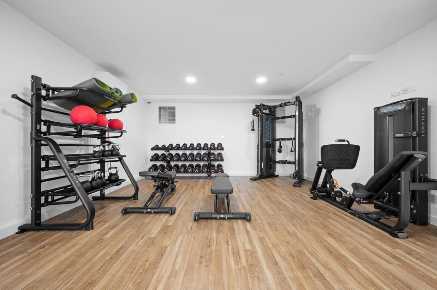 3 Bedroom By Paul & Malin Short Lets & Serviced With Free Parking & Gym Access Manchester