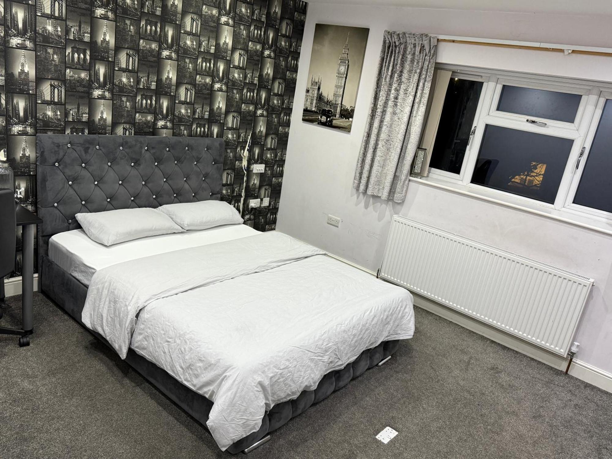Mizz Place * Manchester