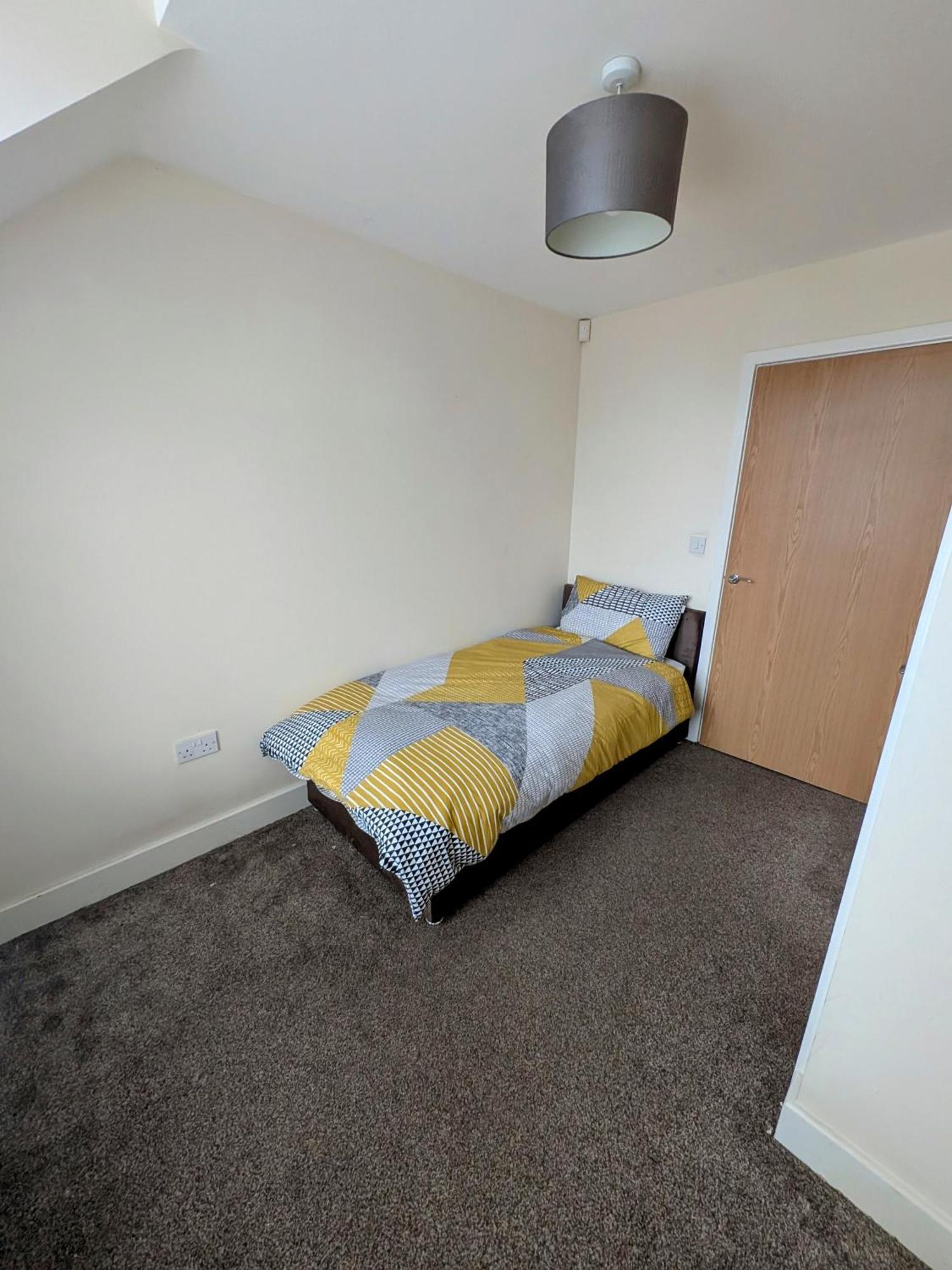 Stunning Modern 2 Bedroom - Perfect Getaway Apartment