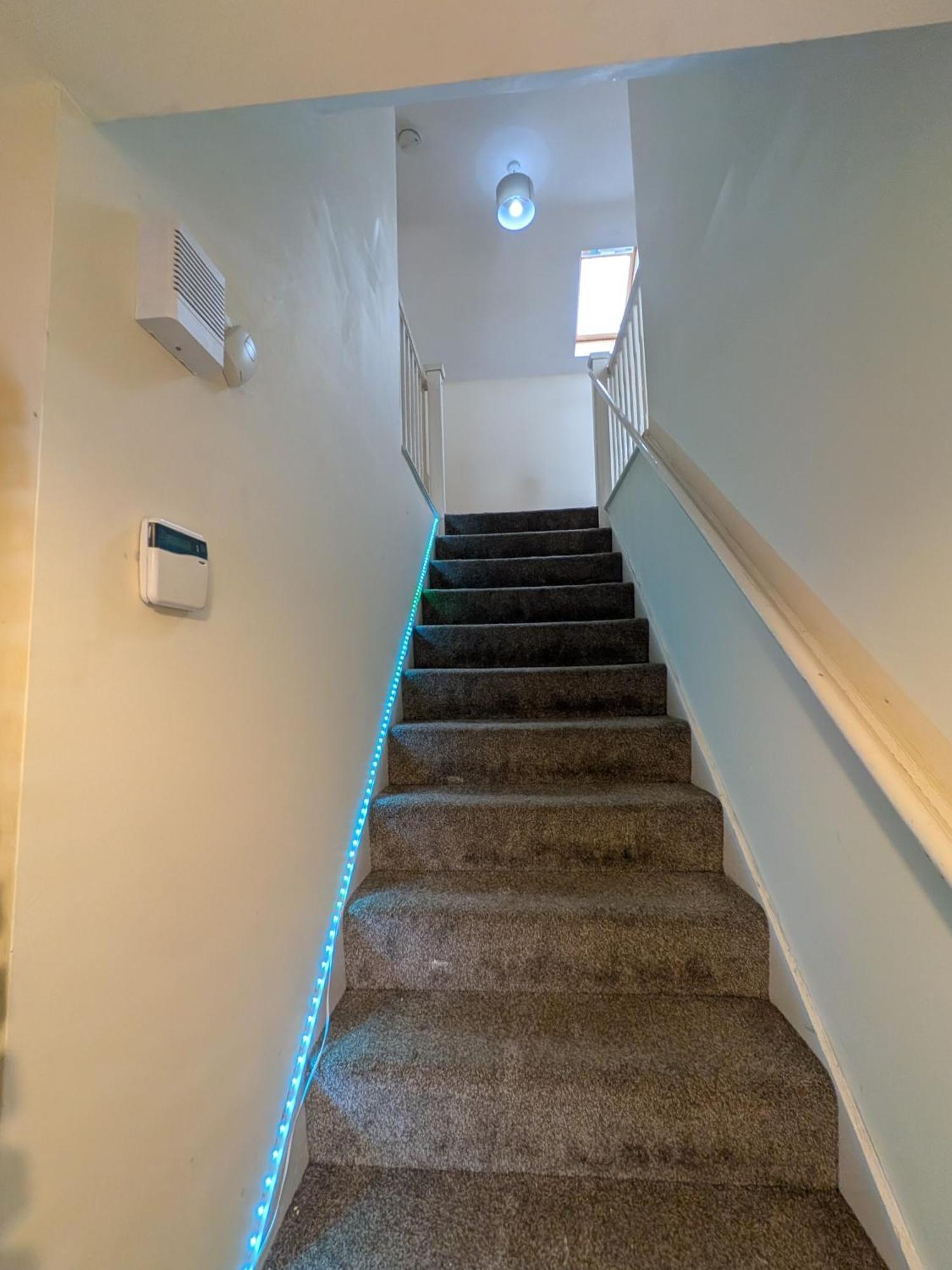 Stunning Modern 2 Bedroom - Perfect Getaway Apartment Manchester