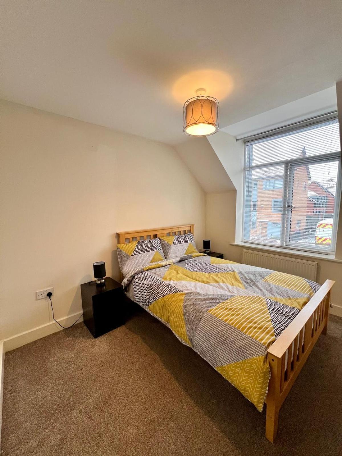 Stunning Modern 2 Bedroom - Perfect Getaway Apartment Manchester