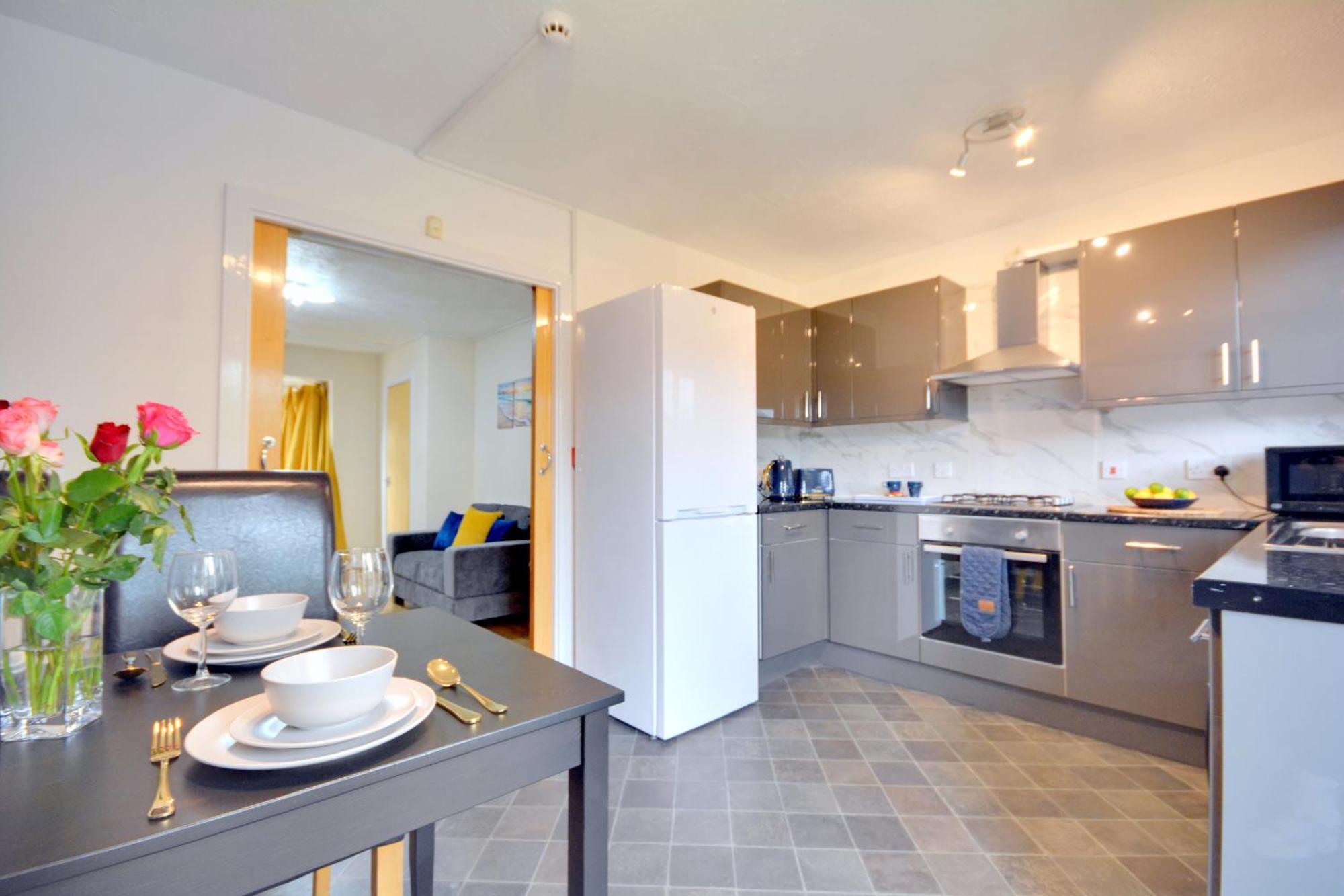 Holiday home Townhouse By Bevolve - 4 Bedrooms - Free Parking