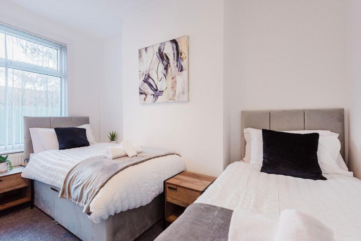 Apartment Free Parking, Late Check Out Coop Live Etihad Stadium 3-bed House