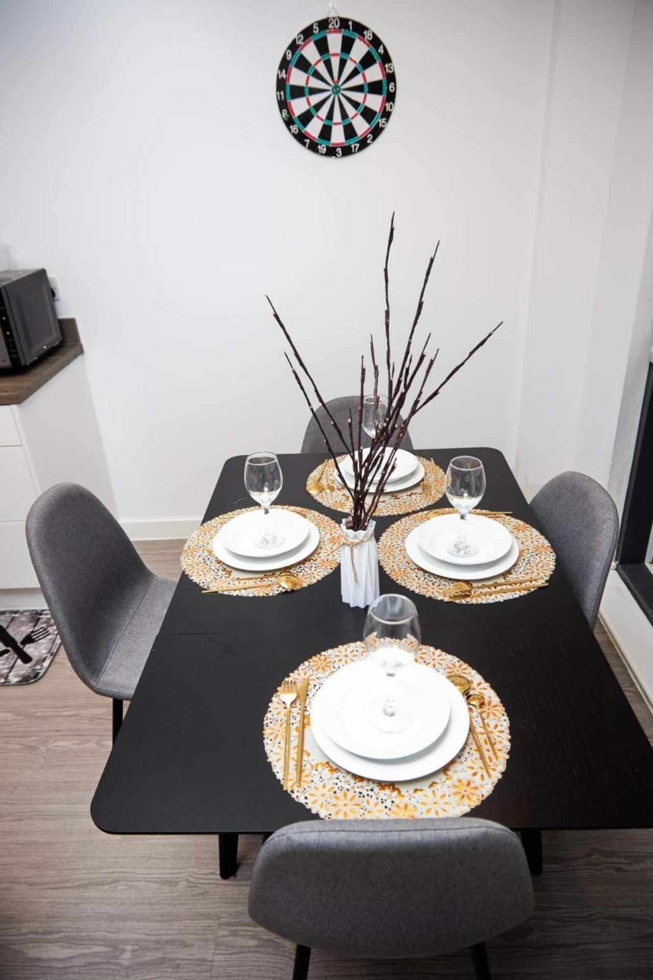 Apartment Apartment-sleeps4-streetparking-balcony-duplex *
