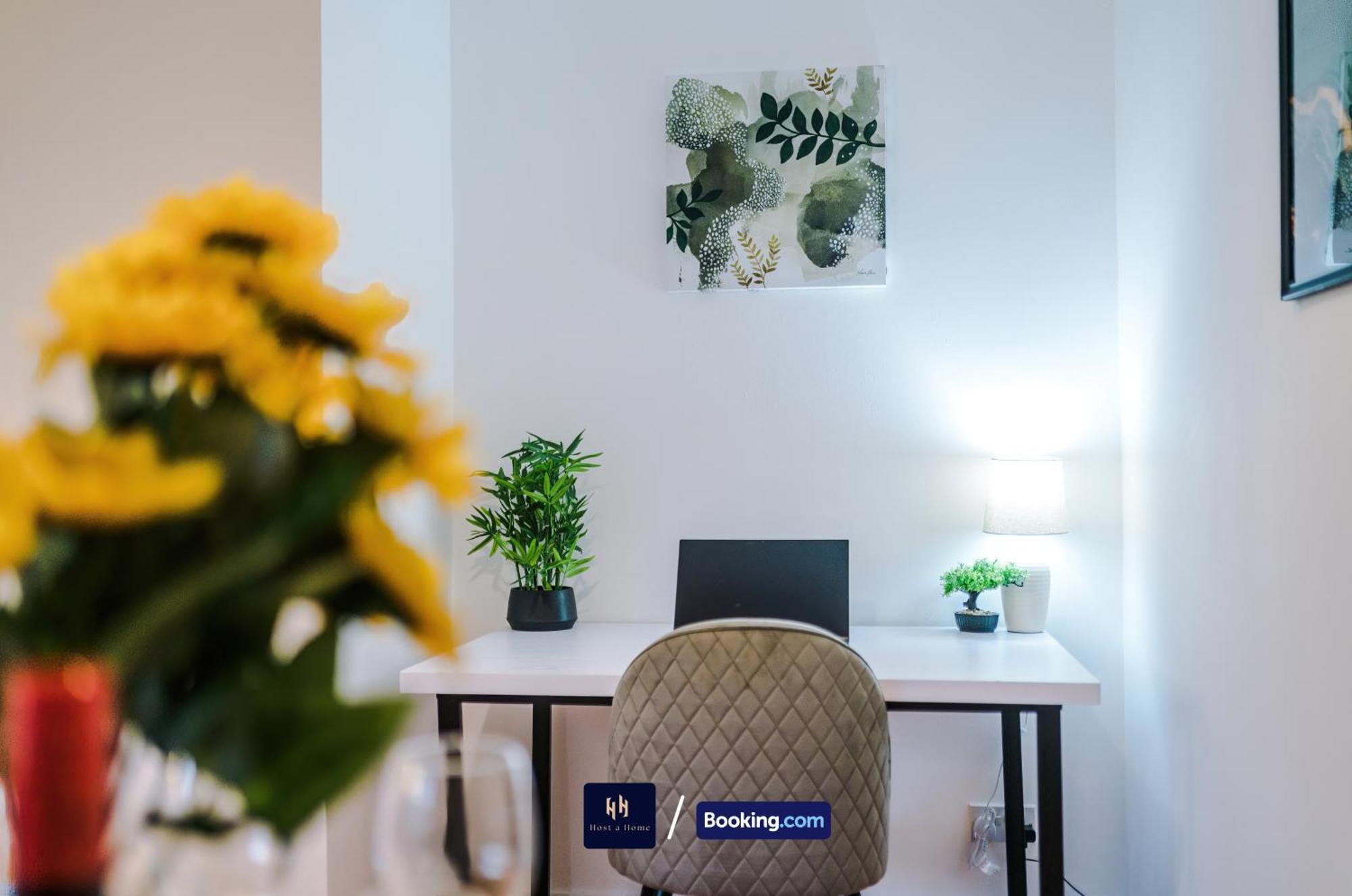 Large 1 Bedroom By Host A