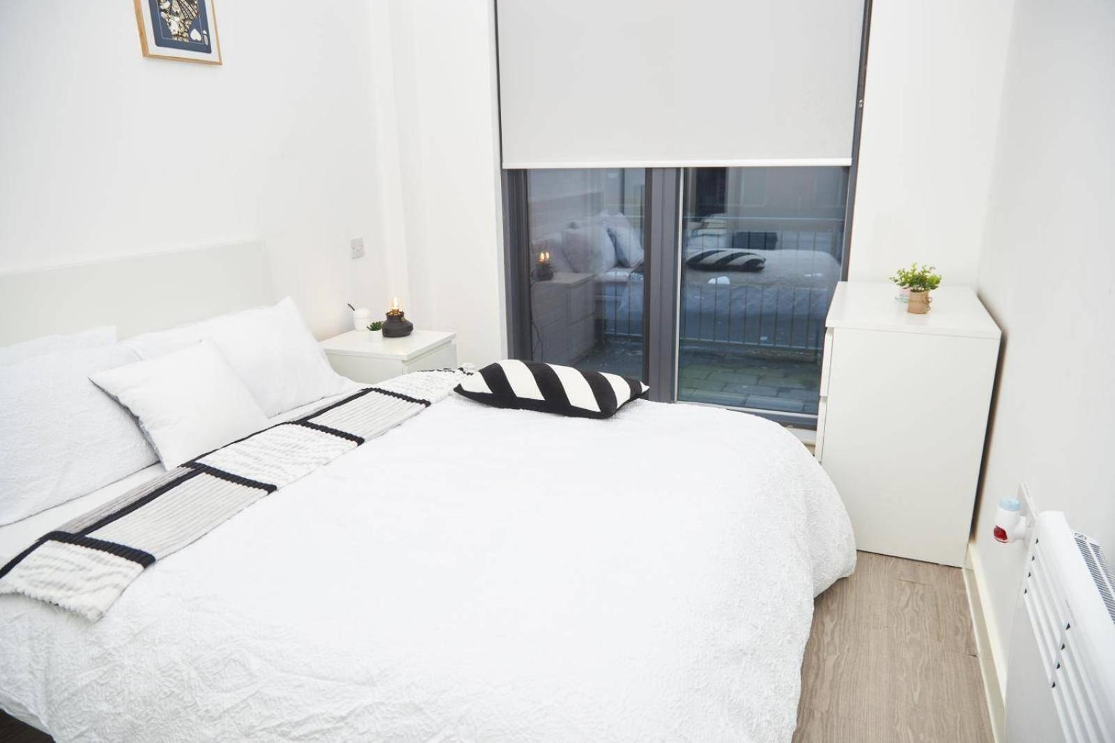 Apartment-sleeps4-streetparking-balcony-duplex Manchester