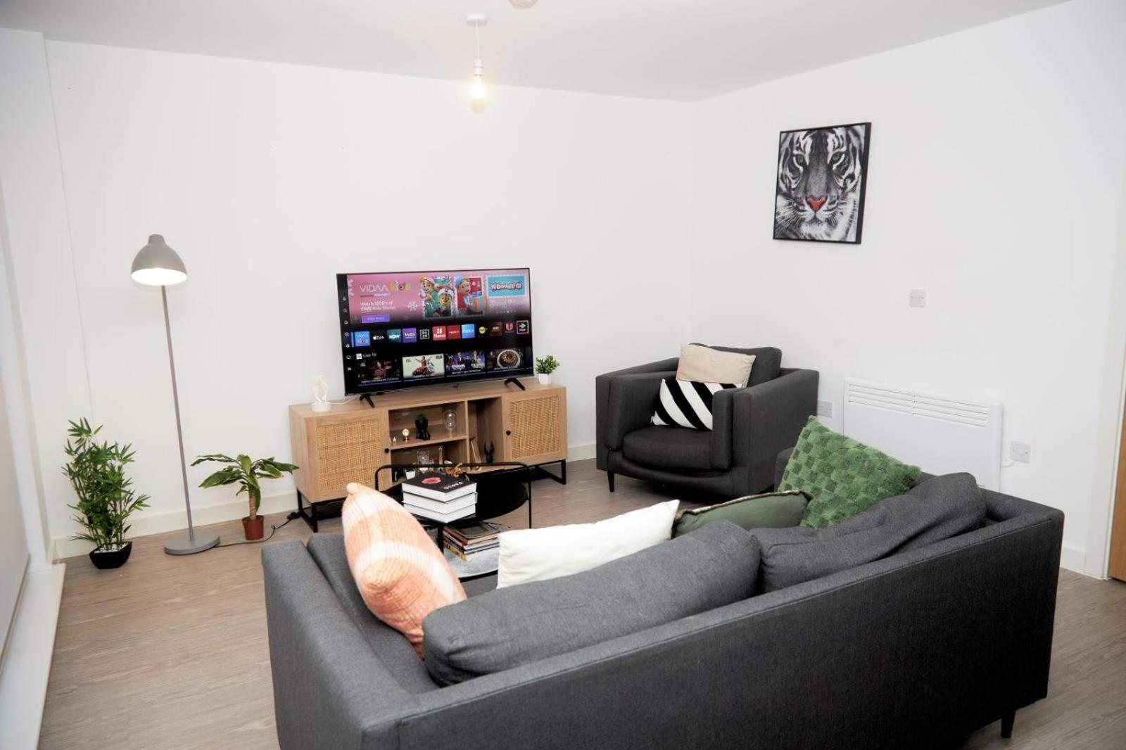 Apartment Apartment-sleeps4-streetparking-balcony-duplex *