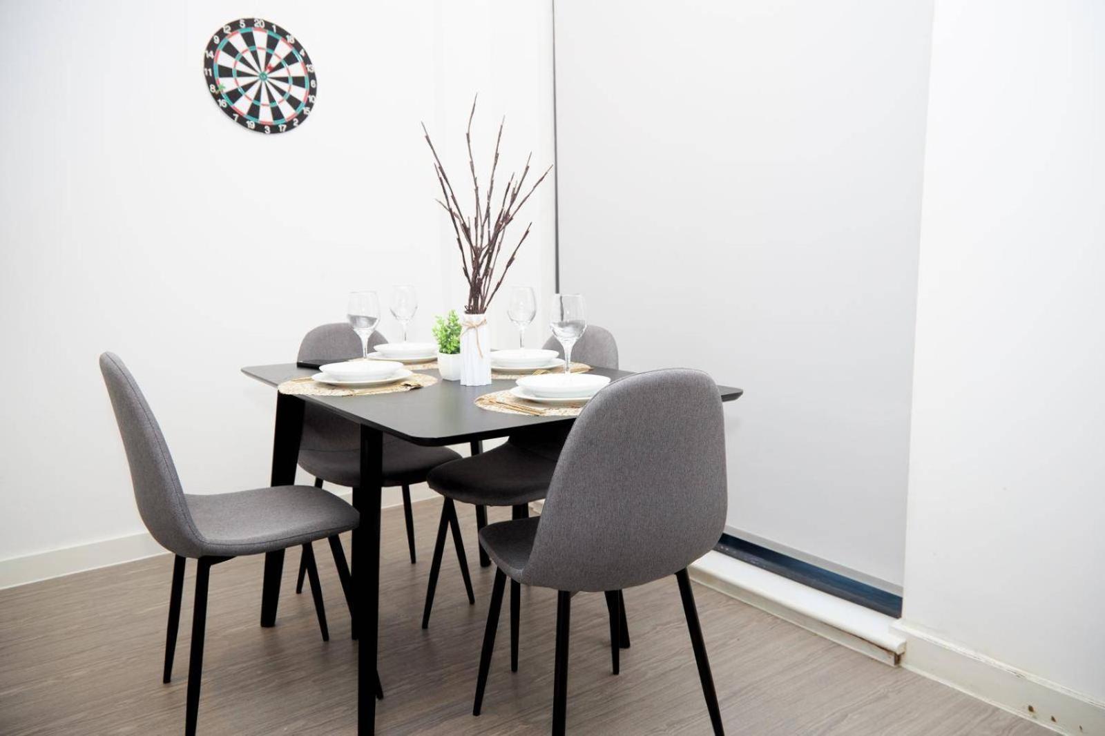 Apartment Apartment-sleeps4-streetparking-balcony-duplex