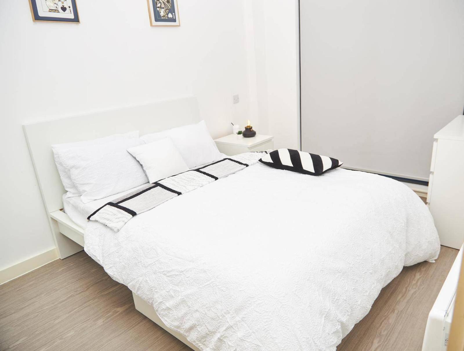Apartment Apartment-sleeps4-streetparking-balcony-duplex *