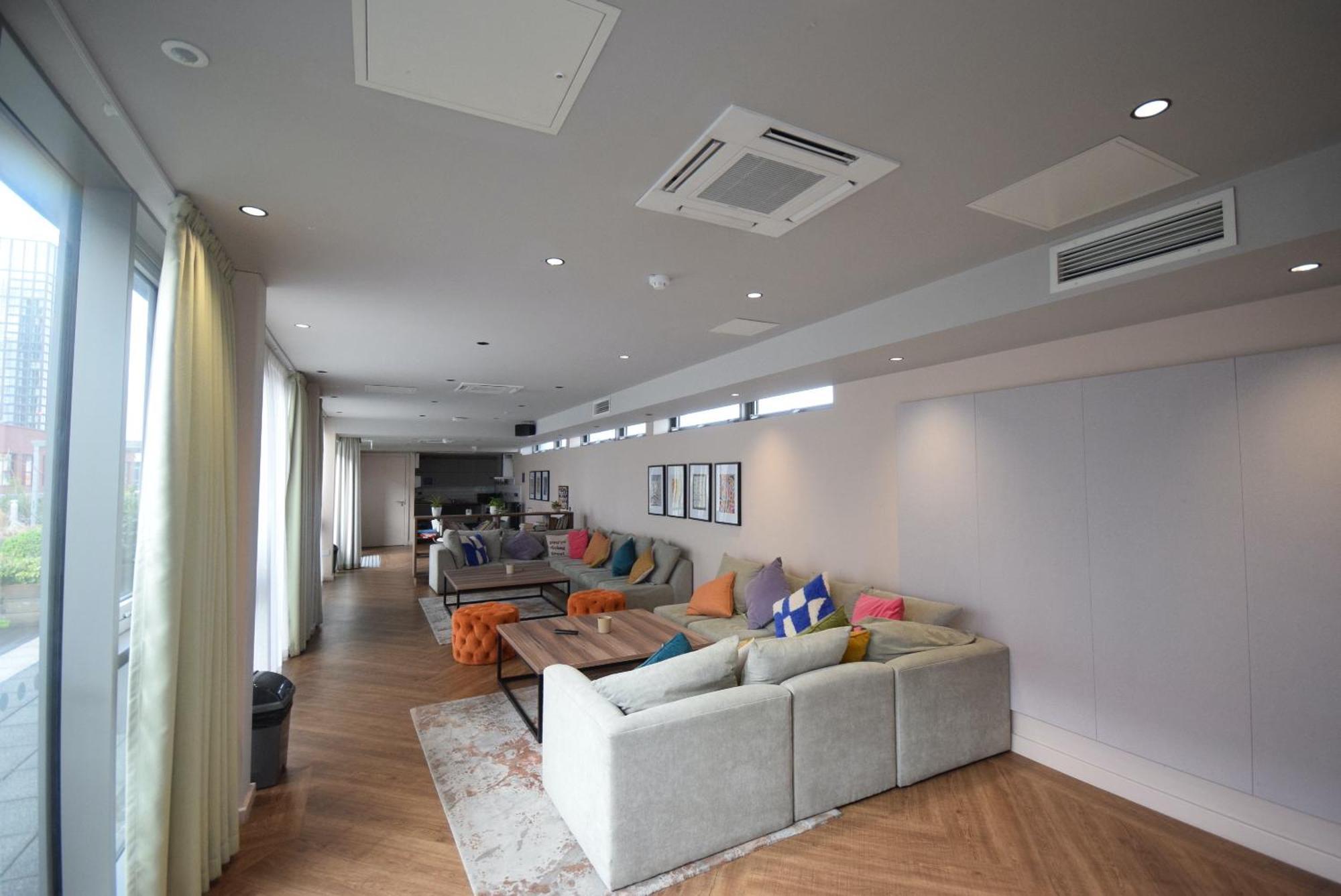 Life 2-bed 1-bath In New Cross Apartment *