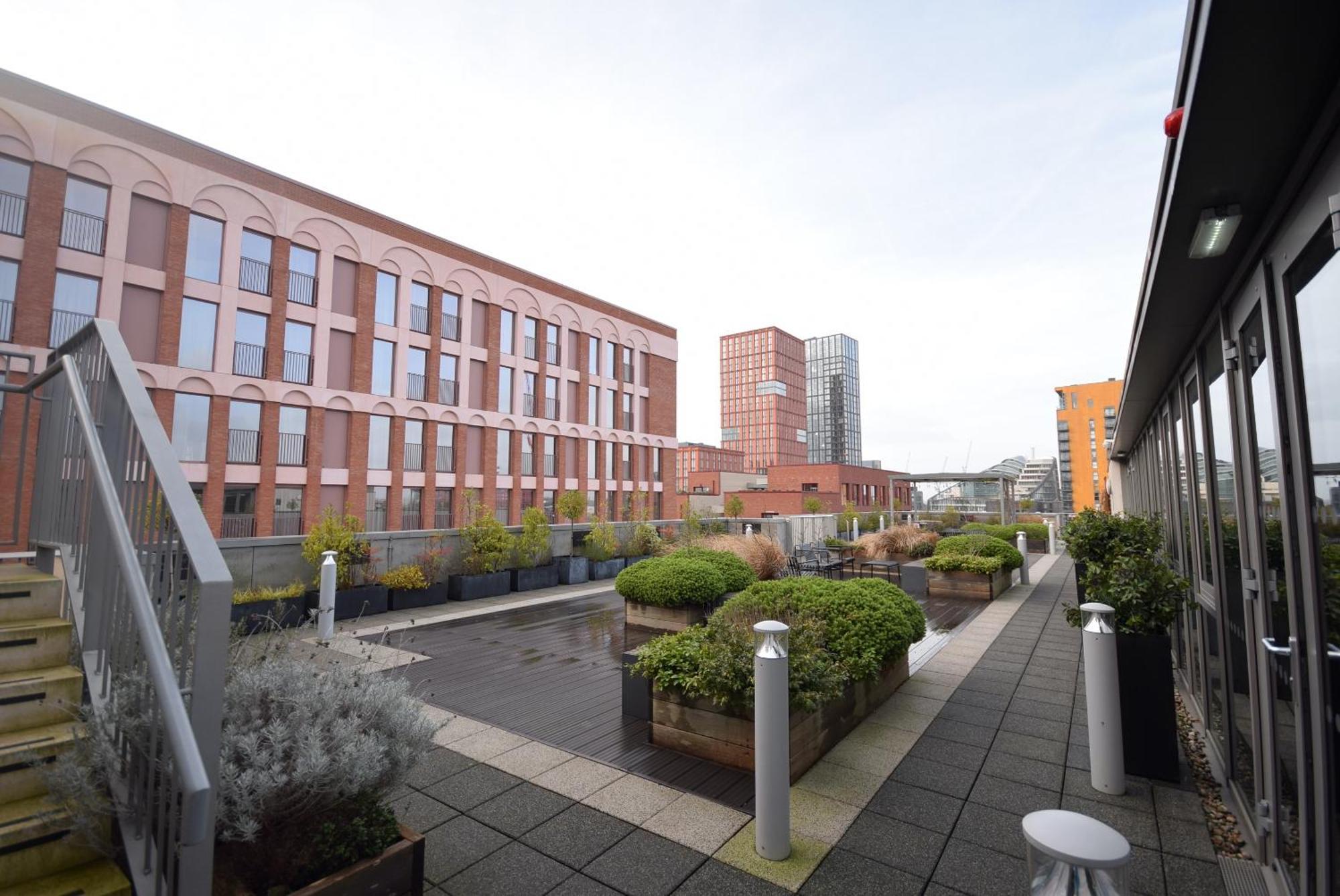 Apartment Life 2-bed 1-bath In New Cross *