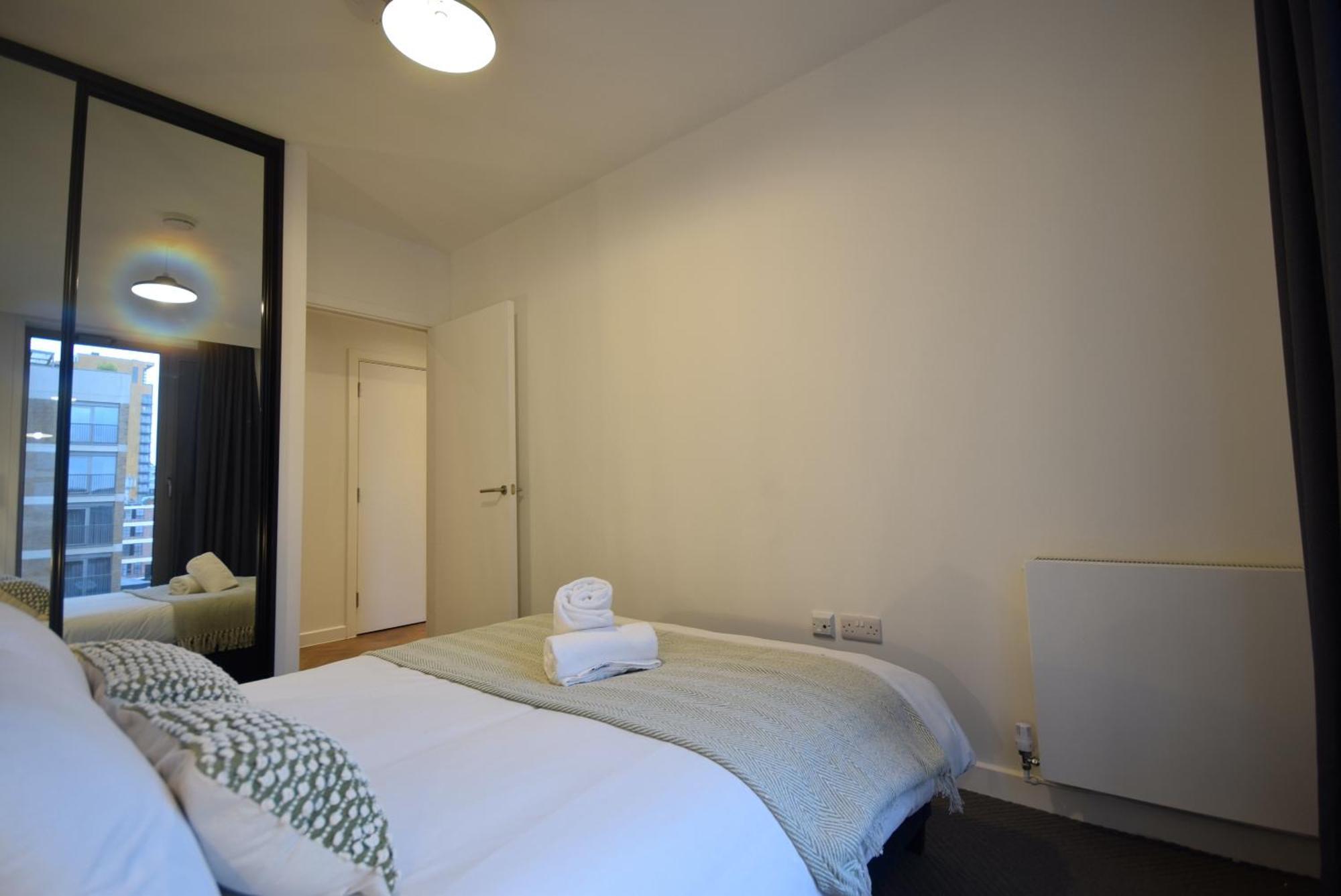 Apartment Life 2-bed 1-bath In New Cross