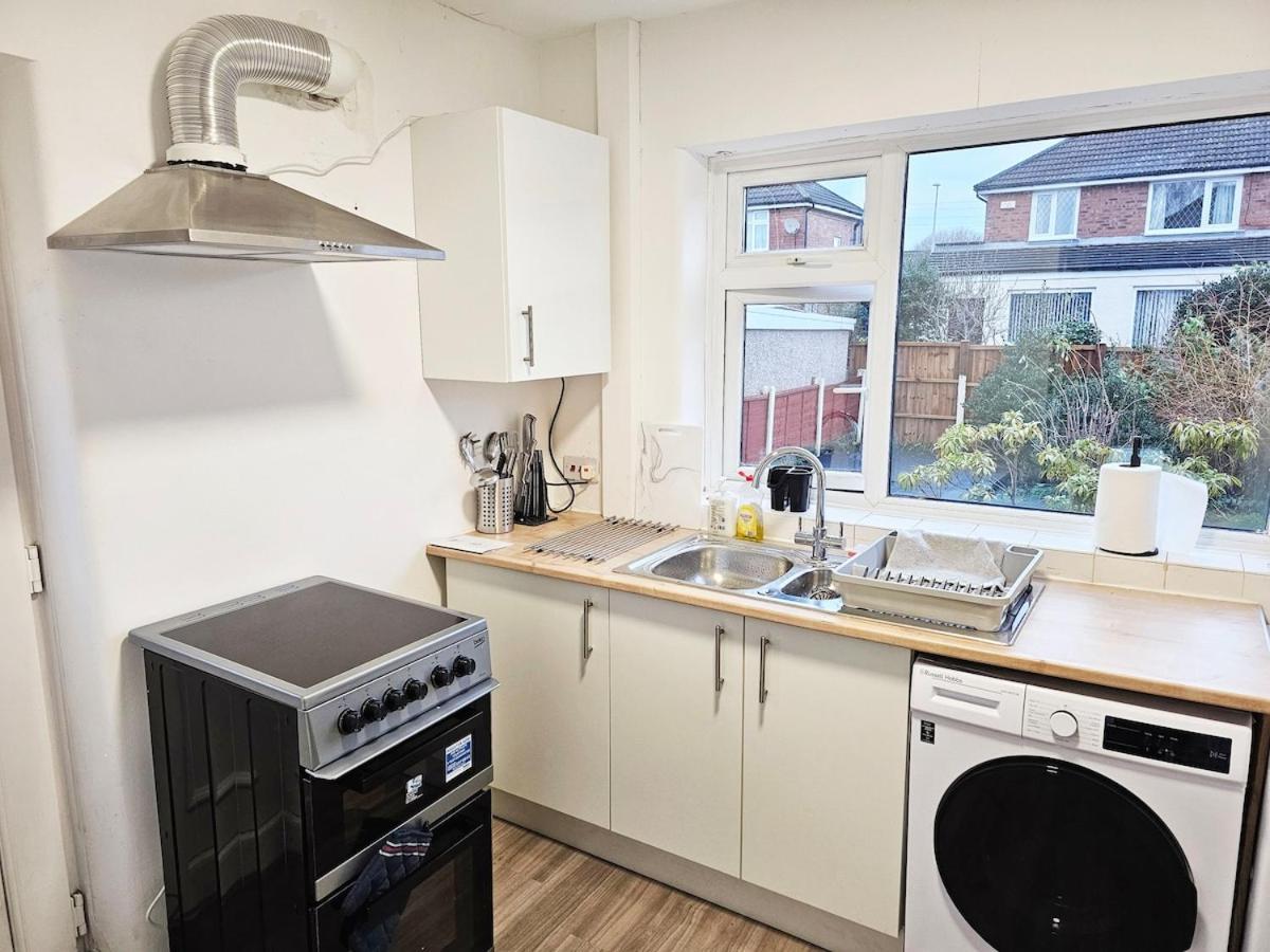 Swinton, 2 Apartment *