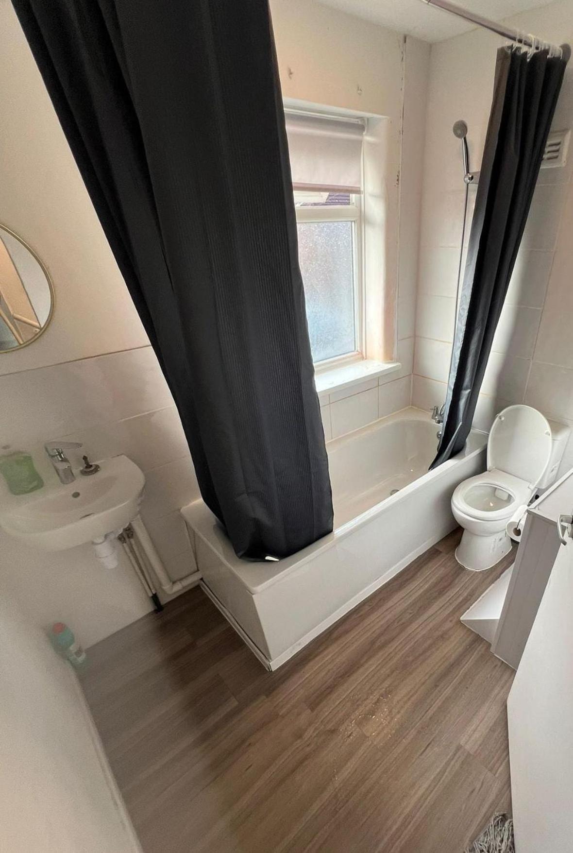 Apartment Swinton, 2 *
