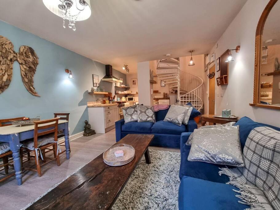 Stunning Luxury Vintage Duplex With Parking Manchester