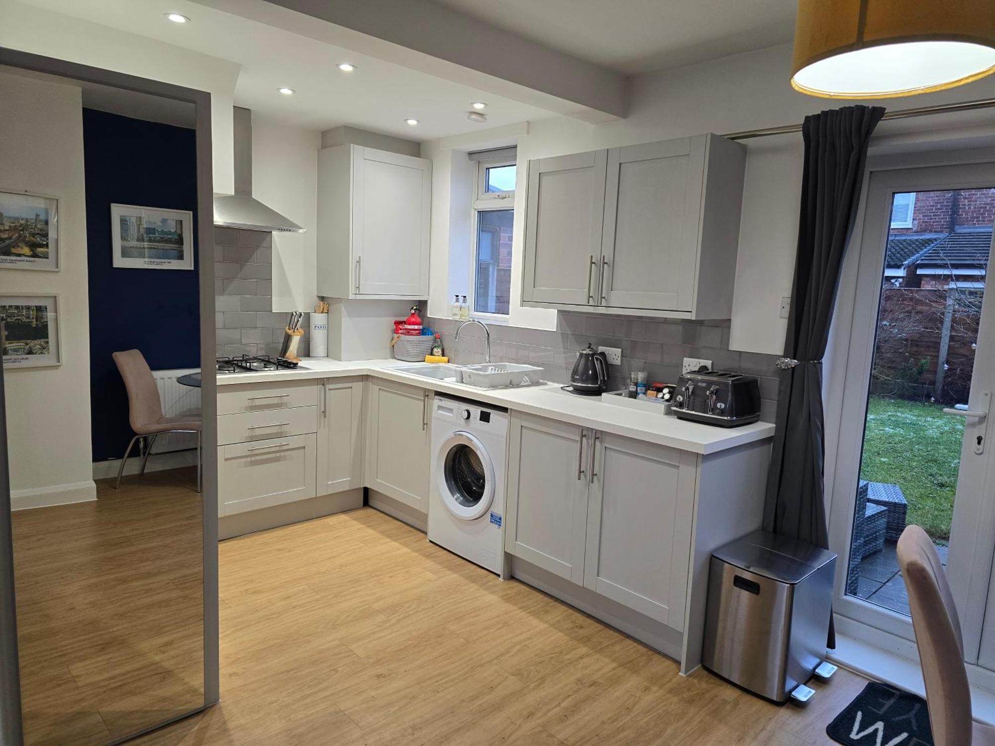 The Heart - Cosy 3 Bedroom House With Double Driveway And Garden In * Manchester