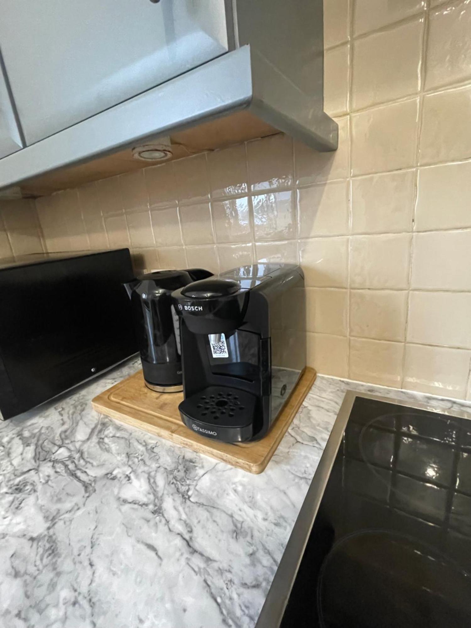 Apartment Modern Luxury 2 Bed Apartment, Sleeps 5