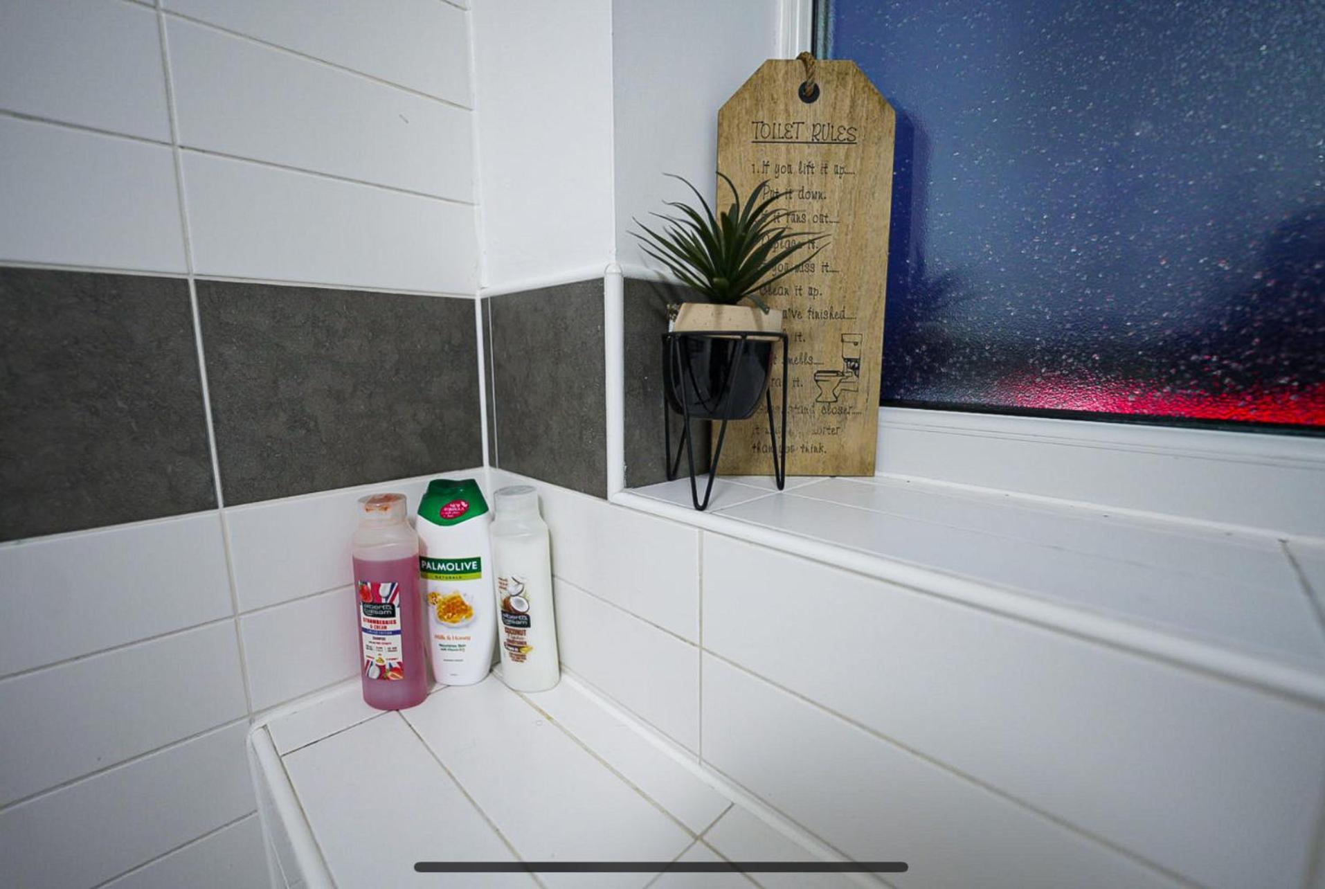 Modern Luxury 2 Bed Apartment, Sleeps 5 Apartment Manchester