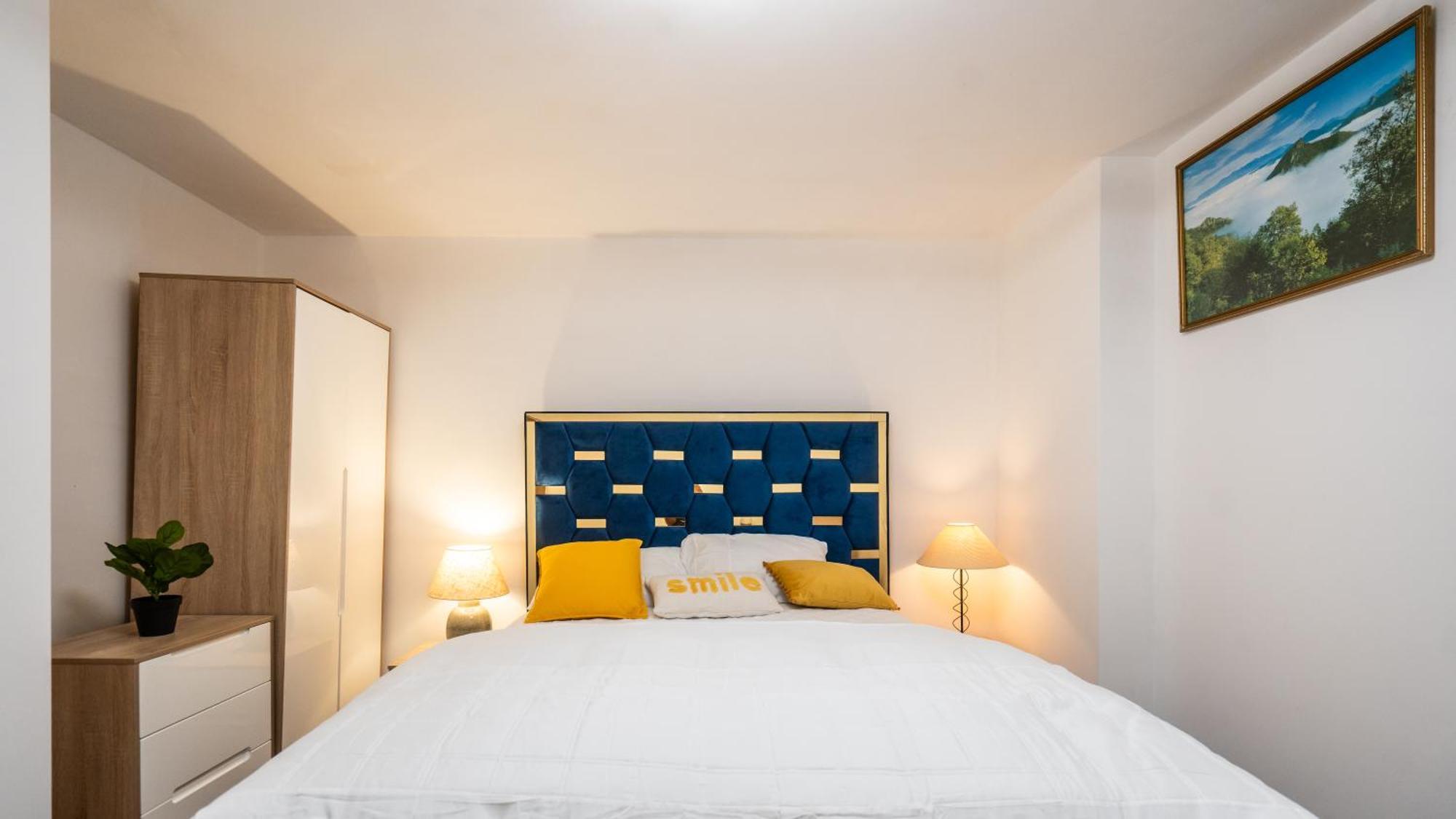 Mega1 Luxury 1bedroom Apartment, *