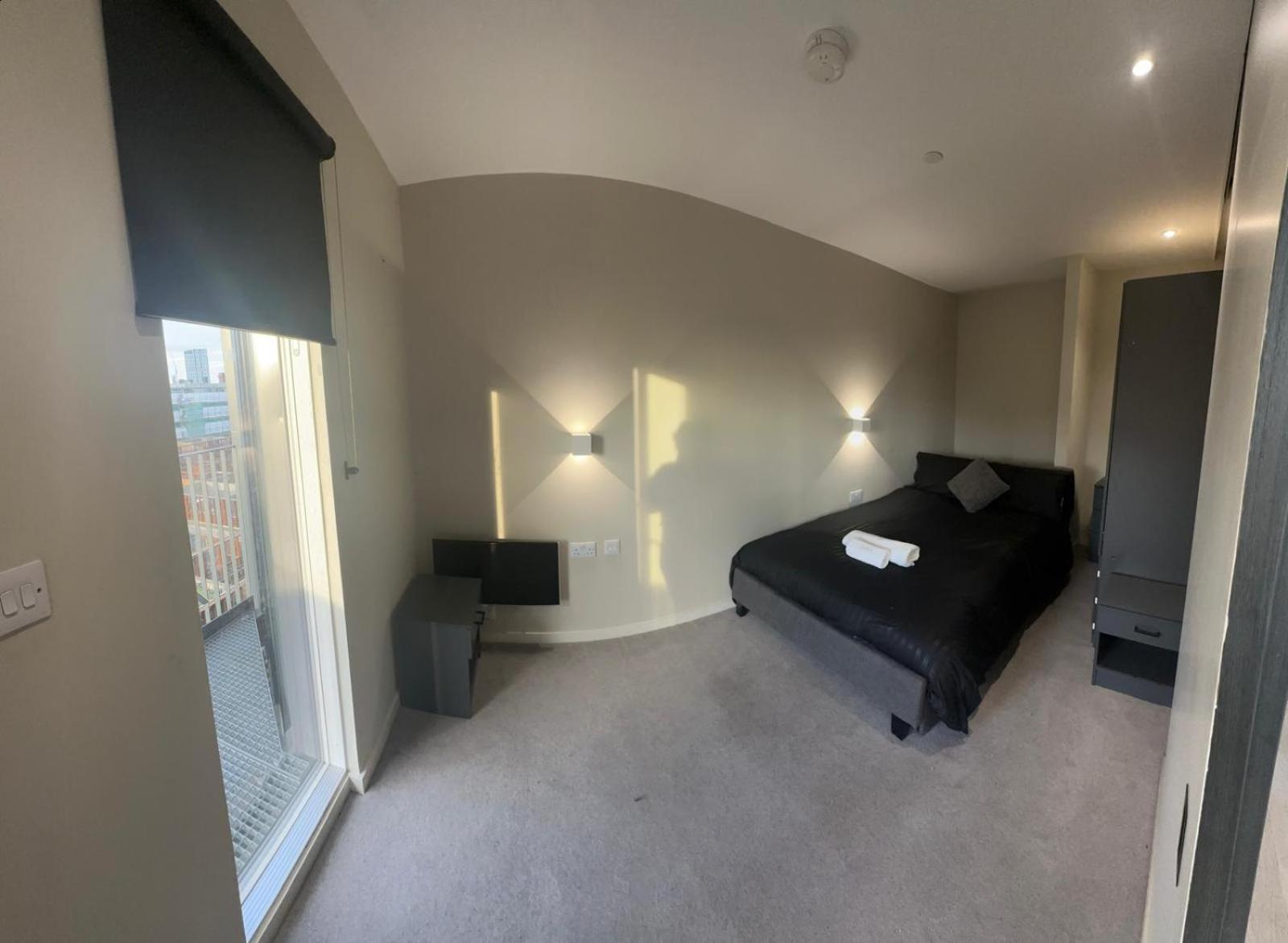2br-2ensuite-balcony-cityview-parking-central Apartment Manchester