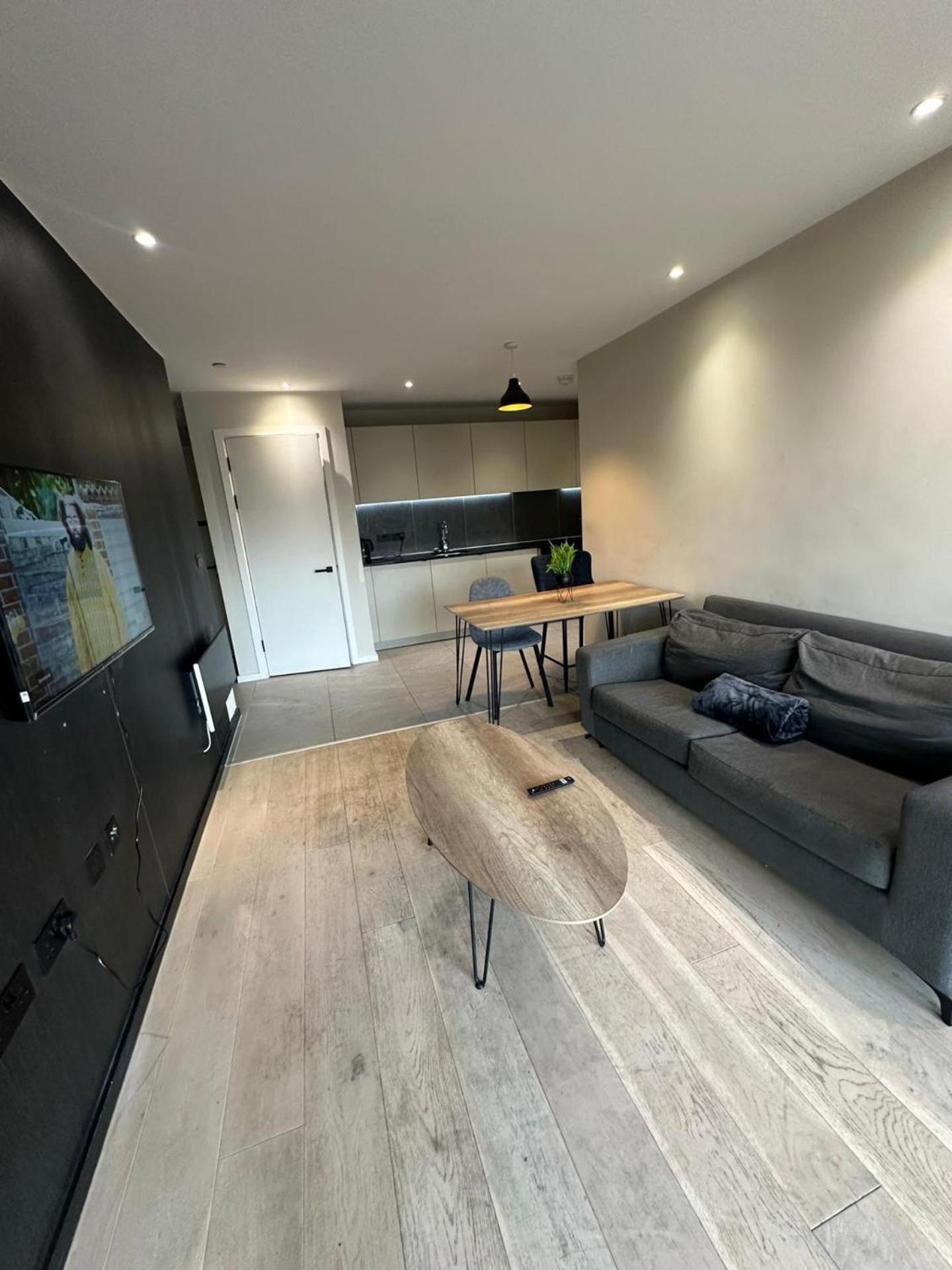 2br-2ensuite-balcony-cityview-parking-central Apartment