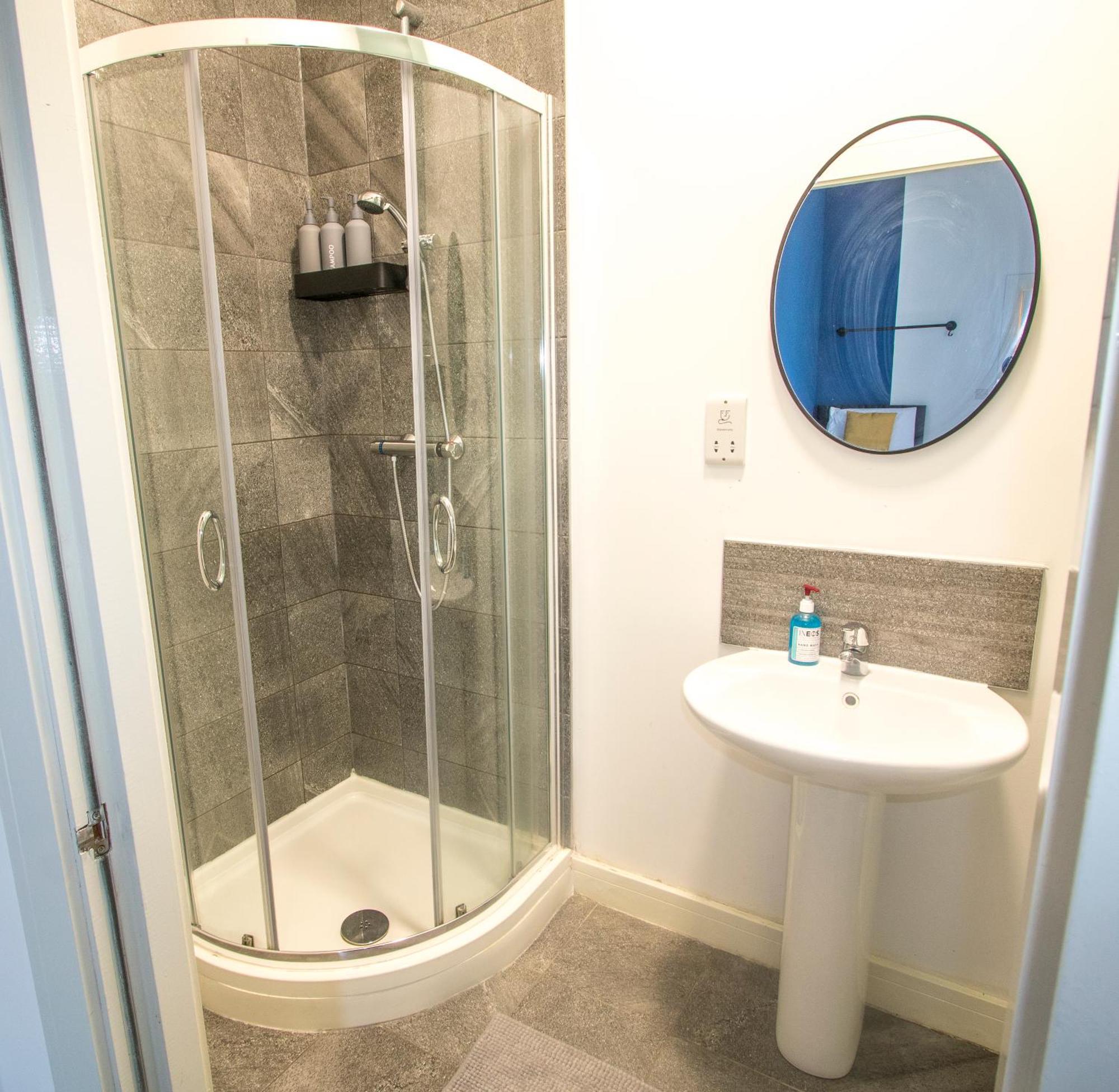 Apartment Cozy And Charming - 1 Bedroom - Free Parking, Transit Links, Close To Stadiums